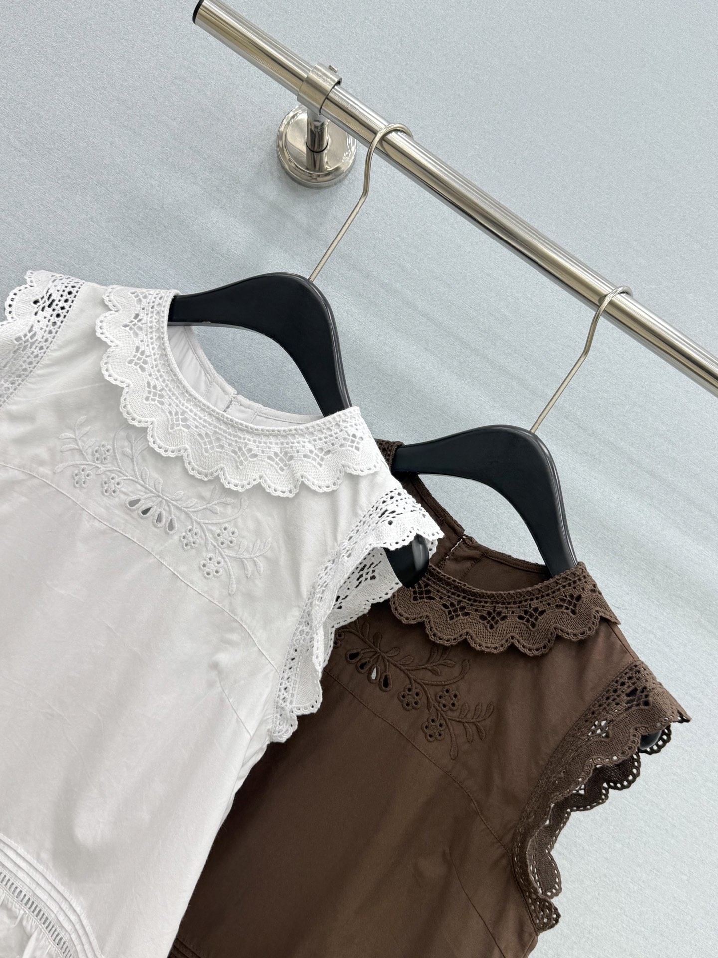 🛒𝐍𝐄𝐖 · 𝟐𝟎𝟐6/爆款现货原单品质 小众*|2026新品花边水溶刺绣衬衫 精致版型,高级肌理细腻 🛒𝐍𝐄𝐖 · 𝟐𝟎𝟐6/爆款现货原单品质 小众*|2026新品花边水溶刺绣衬衫 精致版型,高级肌理细腻