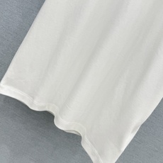 🛒𝐍𝐄𝐖 · 𝟐𝟎𝟐6/爆款现货【春夏上新】 Lv*|2026新款刺绣短袖T恤高订面料,百搭版型 ,上 🛒𝐍𝐄𝐖 · 𝟐𝟎𝟐6/爆款现货【春夏上新】 Lv*|2026新款刺绣短袖T恤高订面料,百搭版型 ,上