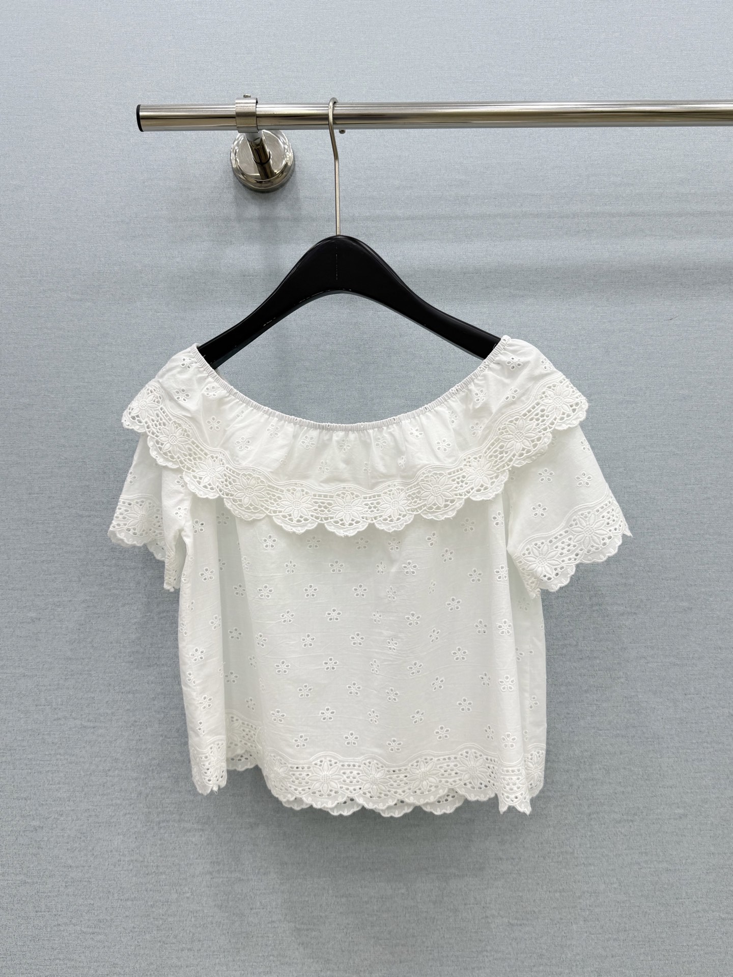 🛒𝐍𝐄𝐖 · 𝟐𝟎𝟐6/爆款现货原单品质  小众*｜2026新品花边刺绣衬衫精致版型，高级肌理细腻 极简