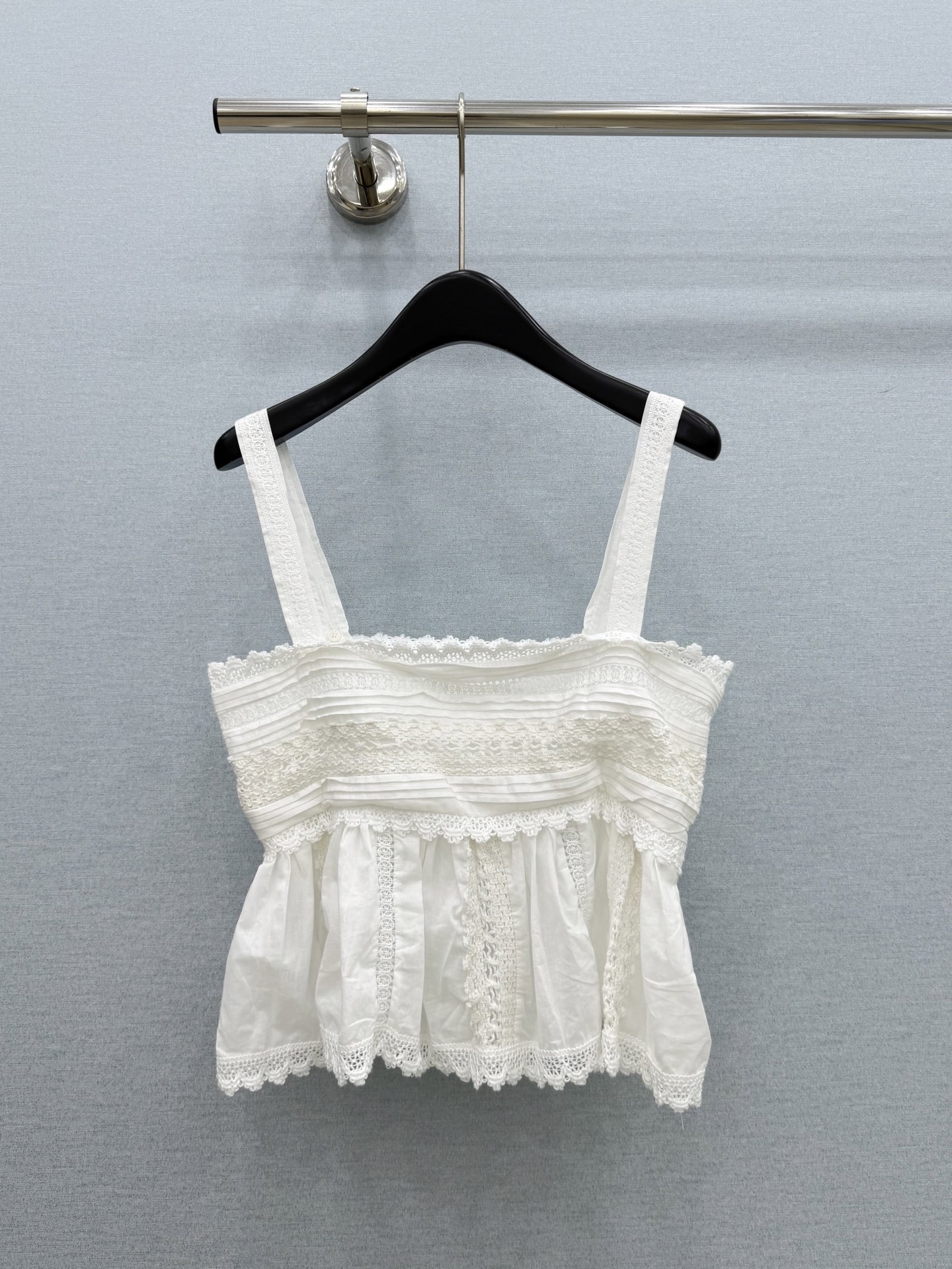 🛒𝐍𝐄𝐖 · 𝟐𝟎𝟐6/爆款现货原单品质 小众*|2026新品水溶花边刺绣吊带精致版型,高级肌理细腻 🛒𝐍𝐄𝐖 · 𝟐𝟎𝟐6/爆款现货原单品质 小众*|2026新品水溶花边刺绣吊带精致版型,高级肌理细腻