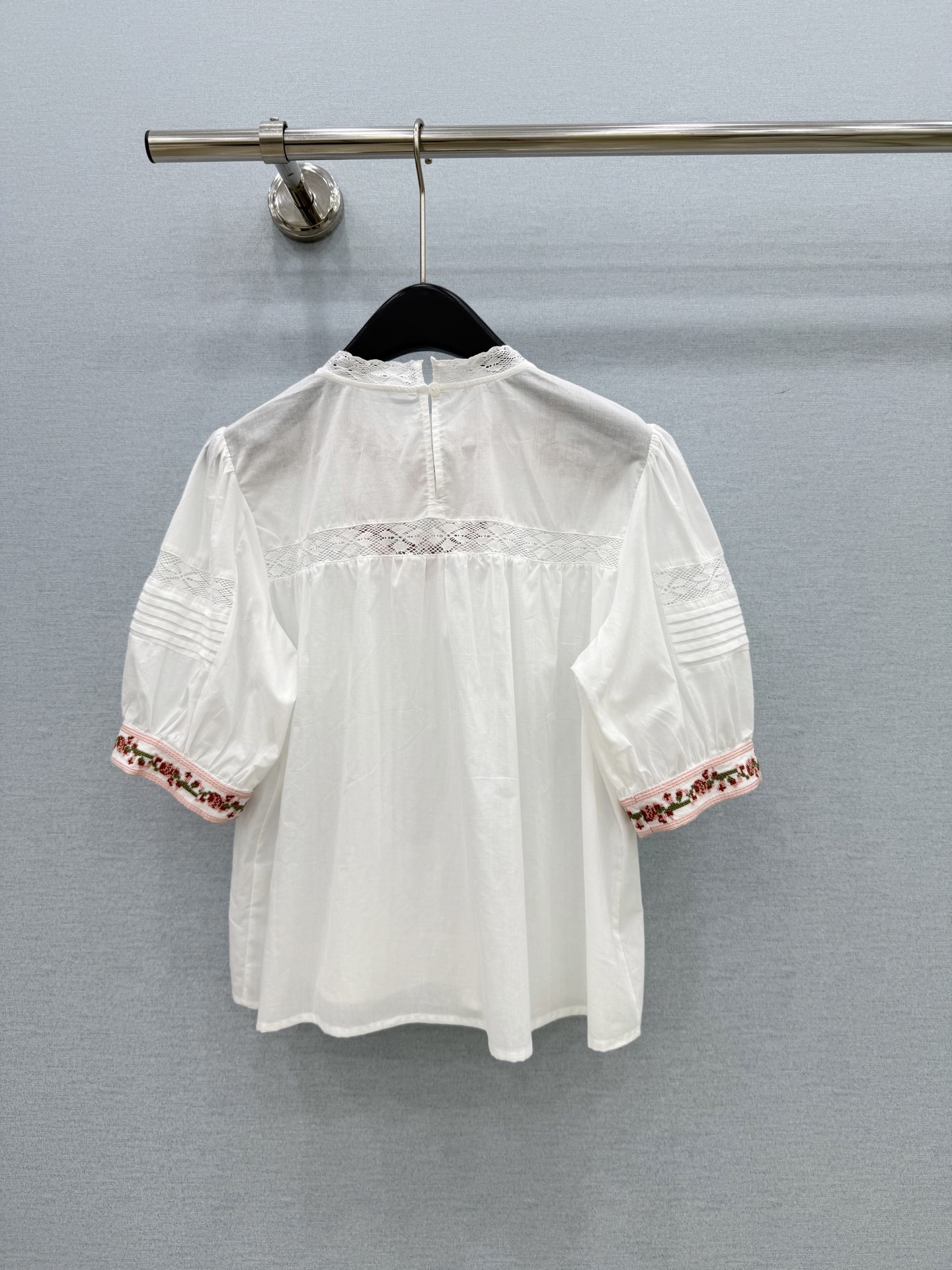 🛒𝐍𝐄𝐖 · 𝟐𝟎𝟐6/爆款现货原单品质  小众*｜2026新品蕾丝拼接刺绣衬衫精致版型，高级肌理细腻 
