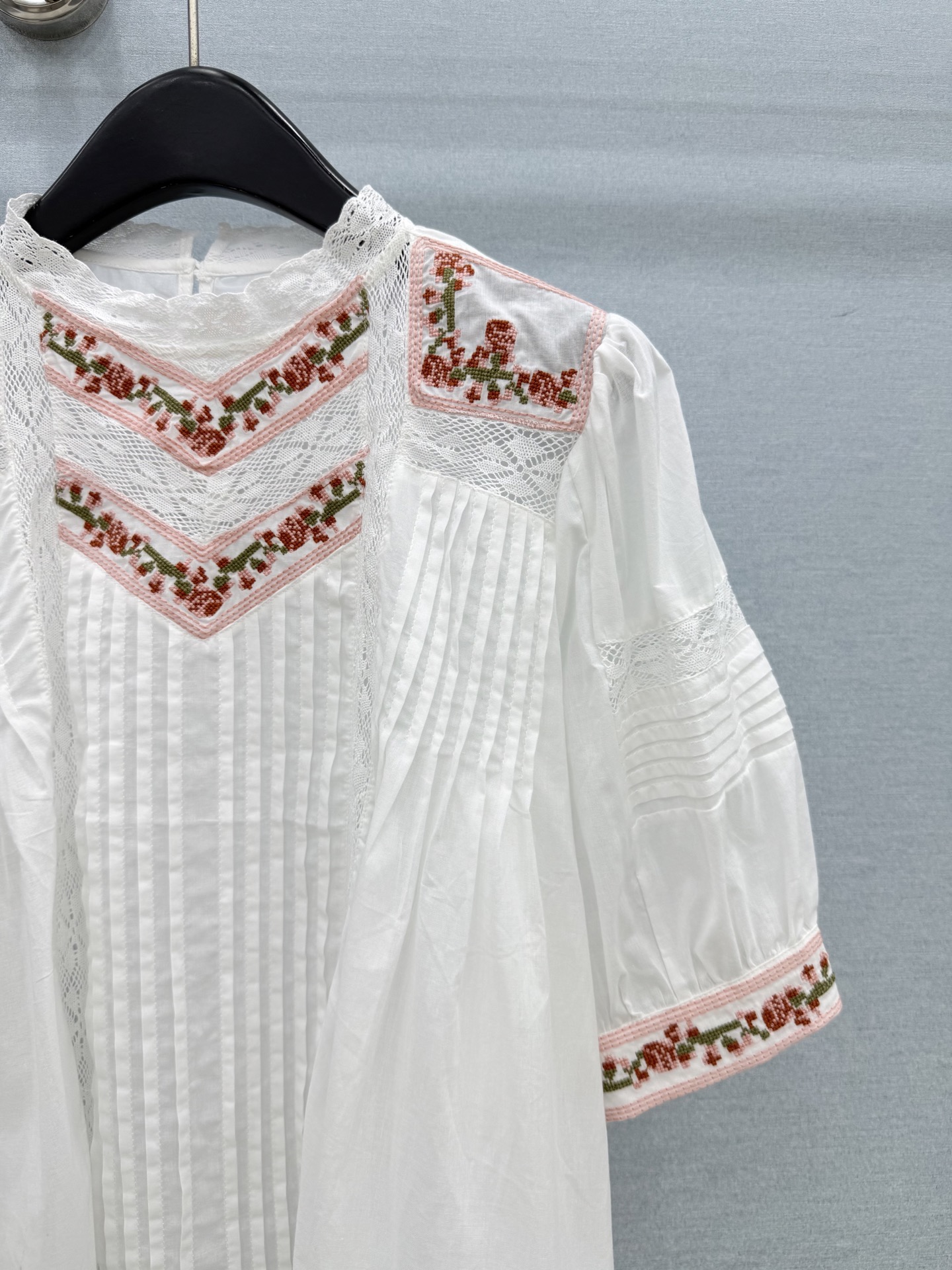🛒𝐍𝐄𝐖 · 𝟐𝟎𝟐6/爆款现货原单品质  小众*｜2026新品蕾丝拼接刺绣衬衫精致版型，高级肌理细腻 