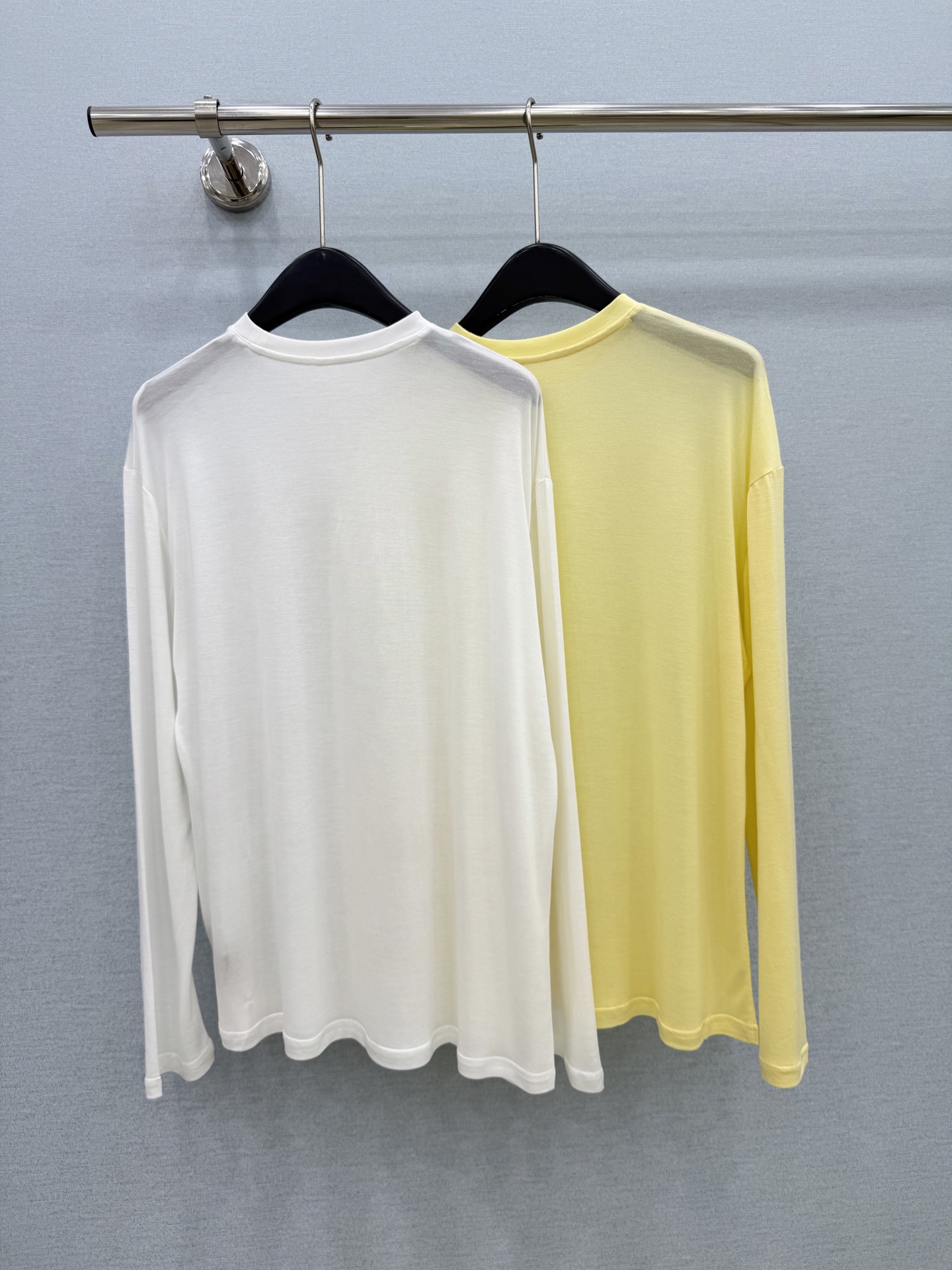 🛒𝐍𝐄𝐖 · 𝟐𝟎𝟐6/爆款现货【春夏上新】 设计师小众|2026新款烫钻防晒长袖T恤高订面料,百搭版型 🛒𝐍𝐄𝐖 · 𝟐𝟎𝟐6/爆款现货【春夏上新】 设计师小众|2026新款烫钻防晒长袖T恤高订面料,百搭版型