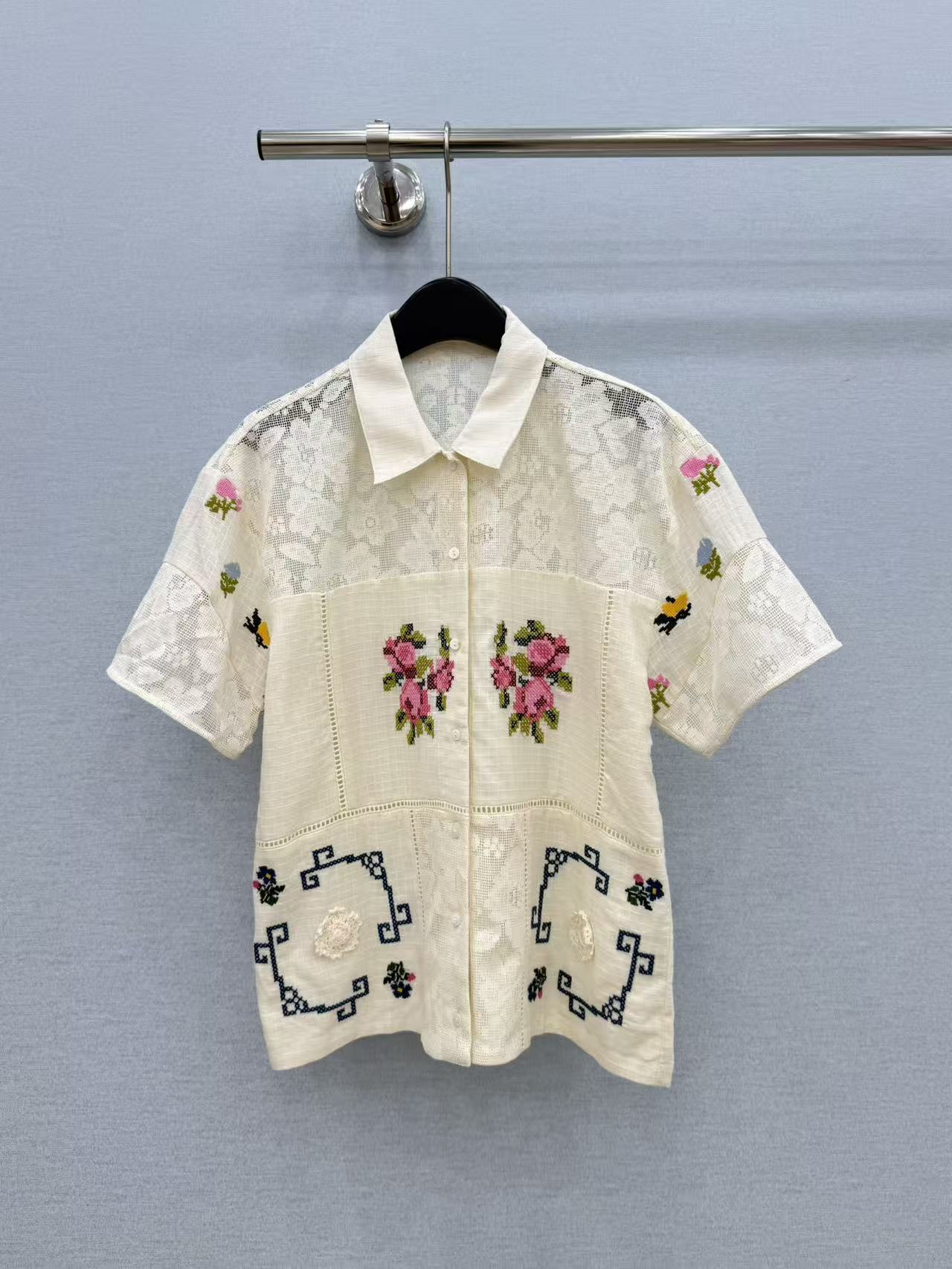 🛒𝐍𝐄𝐖 · 𝟐𝟎𝟐6/爆款现货原单品质  小众*｜2026新品蕾丝拼接刺绣衬衫精致版型，高级肌理细腻 