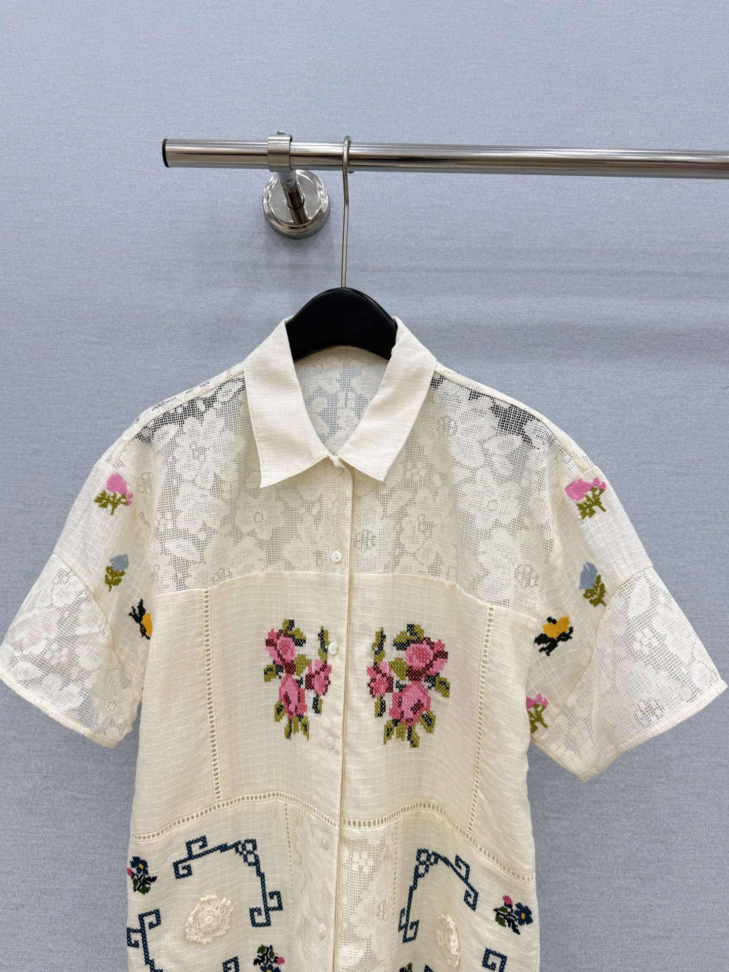 🛒𝐍𝐄𝐖 · 𝟐𝟎𝟐6/爆款现货原单品质  小众*｜2026新品蕾丝拼接刺绣衬衫精致版型，高级肌理细腻 