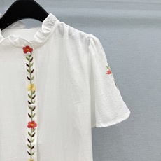 🛒𝐍𝐄𝐖 · 𝟐𝟎𝟐6/爆款现货原单品质 小众*|2026新品荷叶花边刺绣衬衫精致版型,高级肌理细腻 🛒𝐍𝐄𝐖 · 𝟐𝟎𝟐6/爆款现货原单品质 小众*|2026新品荷叶花边刺绣衬衫精致版型,高级肌理细腻