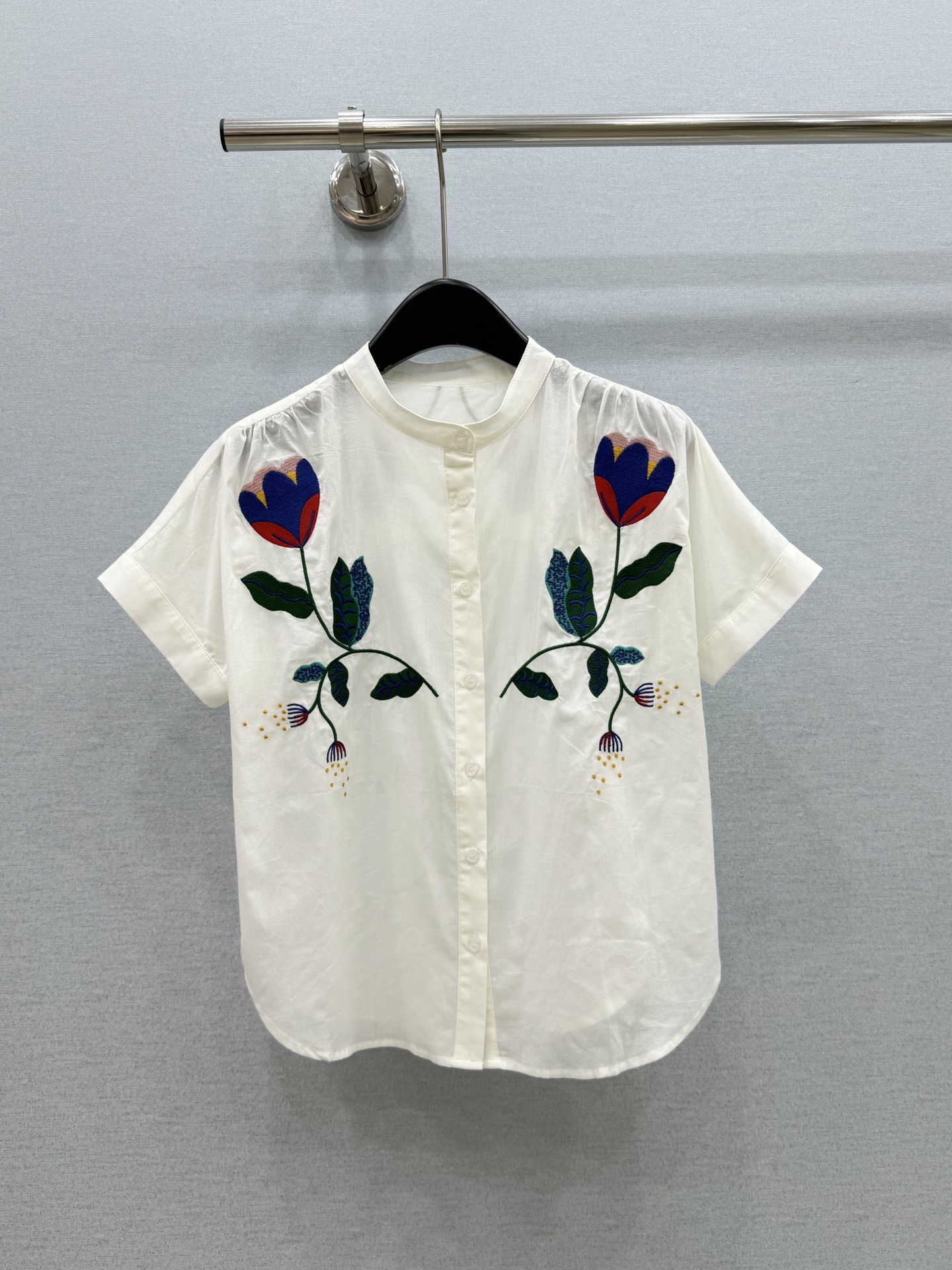 🛒𝐍𝐄𝐖 · 𝟐𝟎𝟐6/爆款现货原单品质  小众*｜2026新品不规则刺绣衬衫精致版型，高级肌理细腻 极