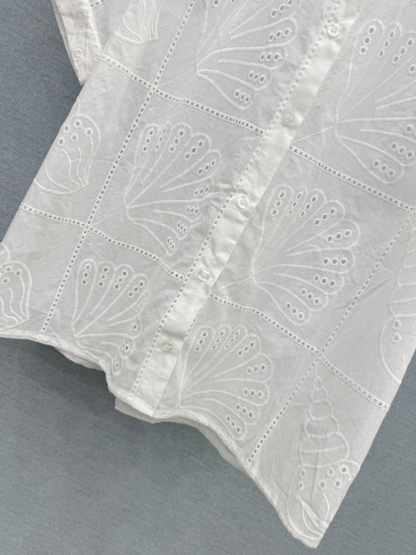 🛒𝐍𝐄𝐖 · 𝟐𝟎𝟐6/爆款现货原单品质  小众*｜2026新品贝壳🐚水溶绣衬衫精致版型，高级肌理细腻 