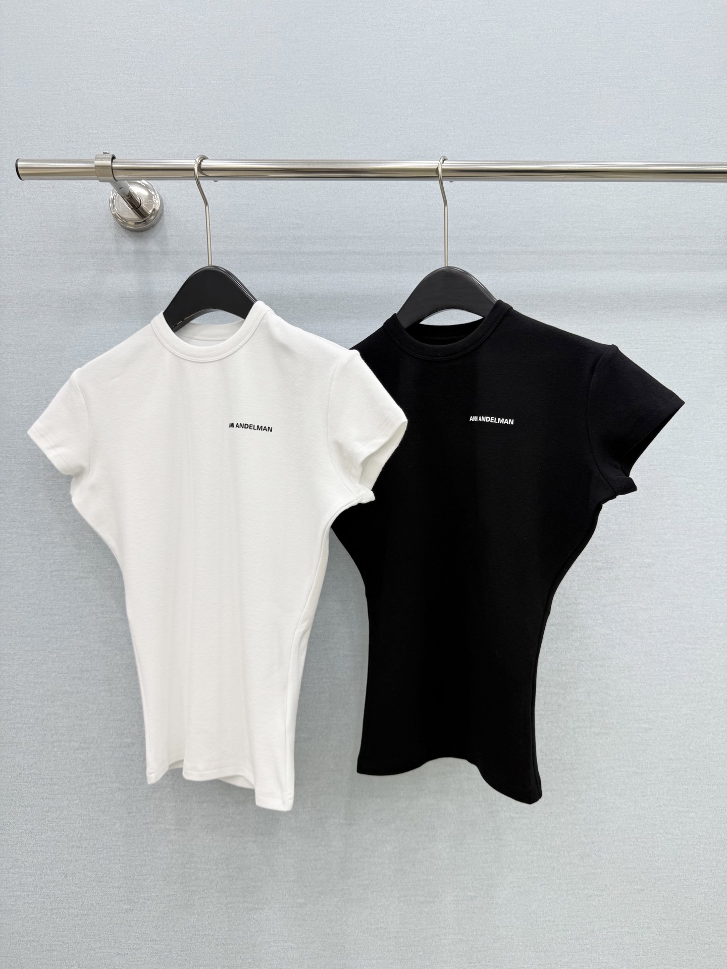 🛒𝐍𝐄𝐖 · 𝟐𝟎𝟐6/爆款现货【原版定制】Ann* ｜2026新品专柜圆领订制毛感𝑇𝑒𝑒定制YB材质 
