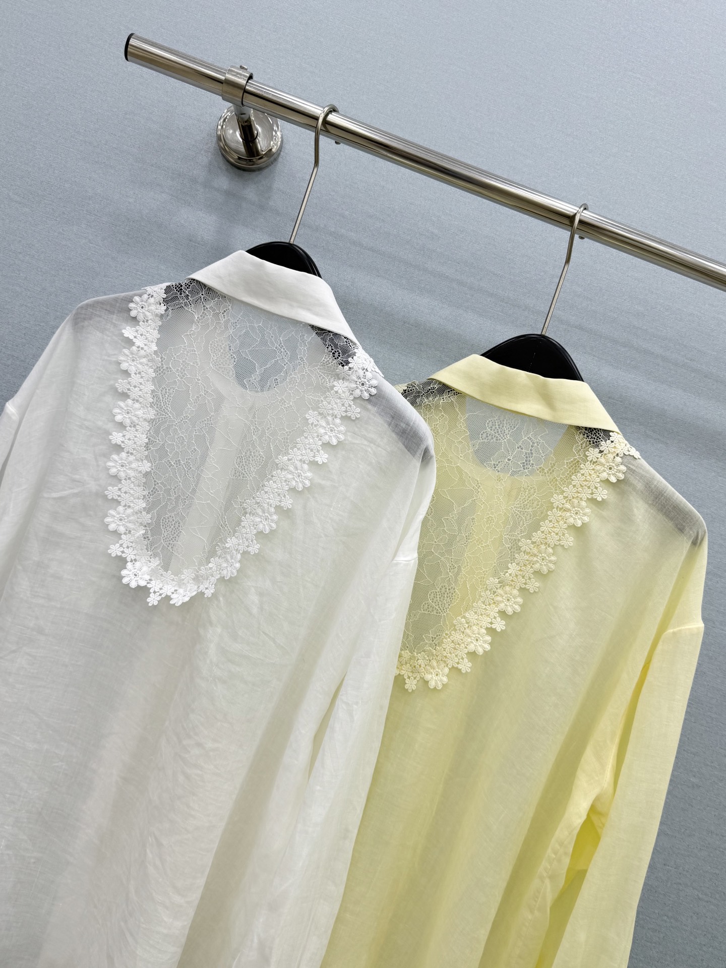 🛒𝐍𝐄𝐖 · 𝟐𝟎𝟐6/爆款现货【早春新款】设计师|2026蕾丝钩花拼接棉麻衬衫定制YB材质 舒适好穿 🛒𝐍𝐄𝐖 · 𝟐𝟎𝟐6/爆款现货【早春新款】设计师|2026蕾丝钩花拼接棉麻衬衫定制YB材质 舒适好穿