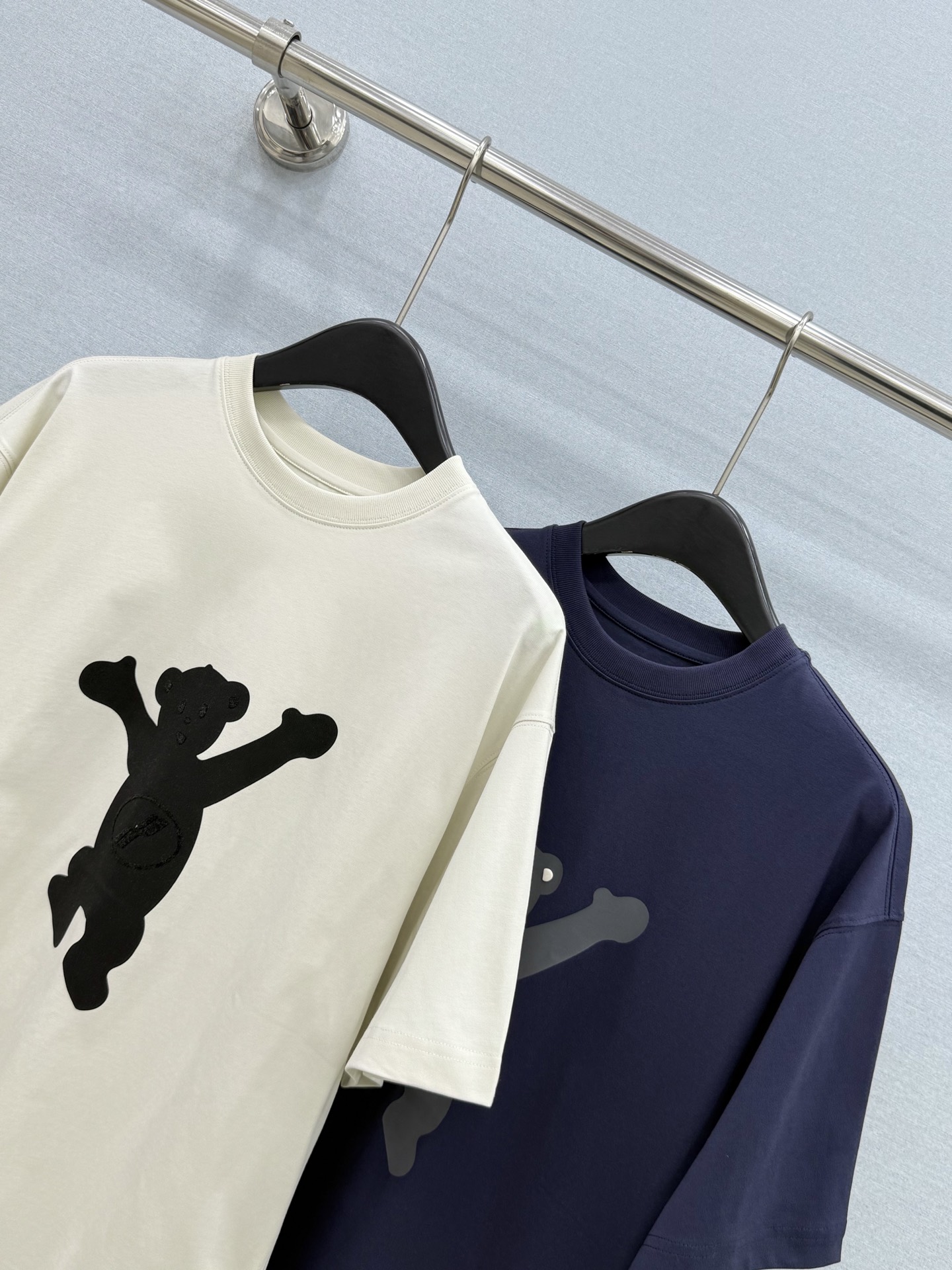 🛒𝐍𝐄𝐖 · 𝟐𝟎𝟐6/爆款现货【原版定制】小众*|26新品印花短袖T恤精致宽松版型上身巨显瘦!男女同款 🛒𝐍𝐄𝐖 · 𝟐𝟎𝟐6/爆款现货【原版定制】小众*|26新品印花短袖T恤精致宽松版型上身巨显瘦!男女同款