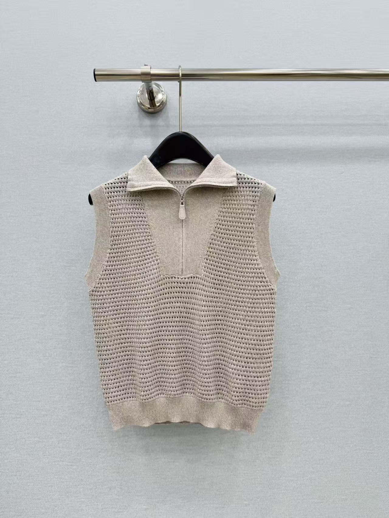 🛒𝐍𝐄𝐖 · 𝟐𝟎𝟐6/爆款现货【原单品质】小众｜2026新款半拉链针织衫老钱风穿搭  配西裤绝美定制面
