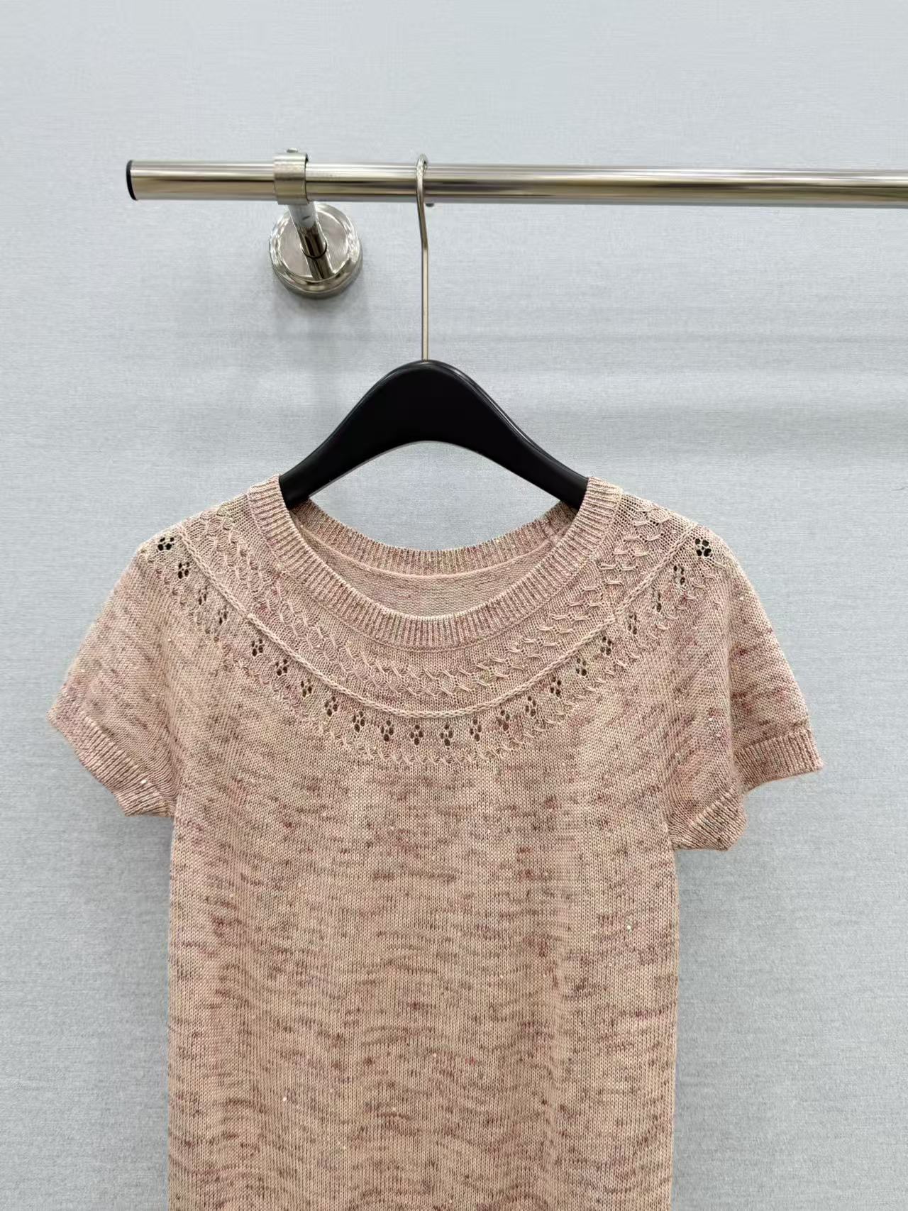 🛒𝐍𝐄𝐖 · 𝟐𝟎𝟐6/爆款现货【原单品质】小众｜2026新款钩花针织衫老钱风穿搭  配西裤绝美定制面料