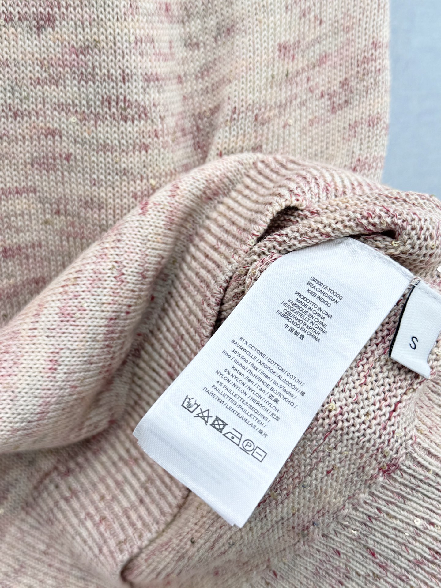 🛒𝐍𝐄𝐖 · 𝟐𝟎𝟐6/爆款现货【原单品质】小众｜2026新款钩花针织衫老钱风穿搭  配西裤绝美定制面料