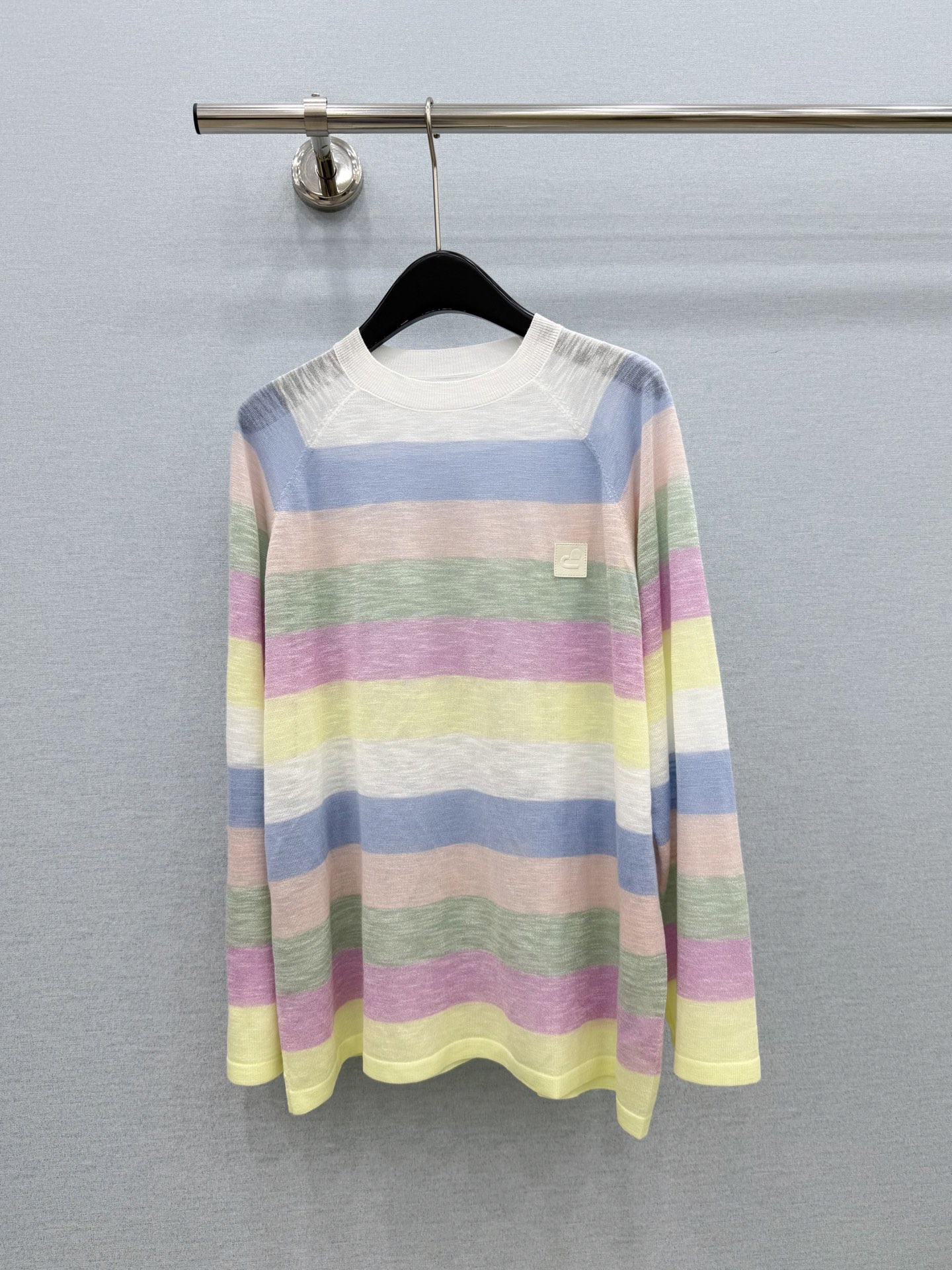 🛒𝐍𝐄𝐖 · 𝟐𝟎𝟐6/爆款现货【春夏上新】 设计师小众｜2026新款针织罩衫高订面料，百搭慵懒版型  