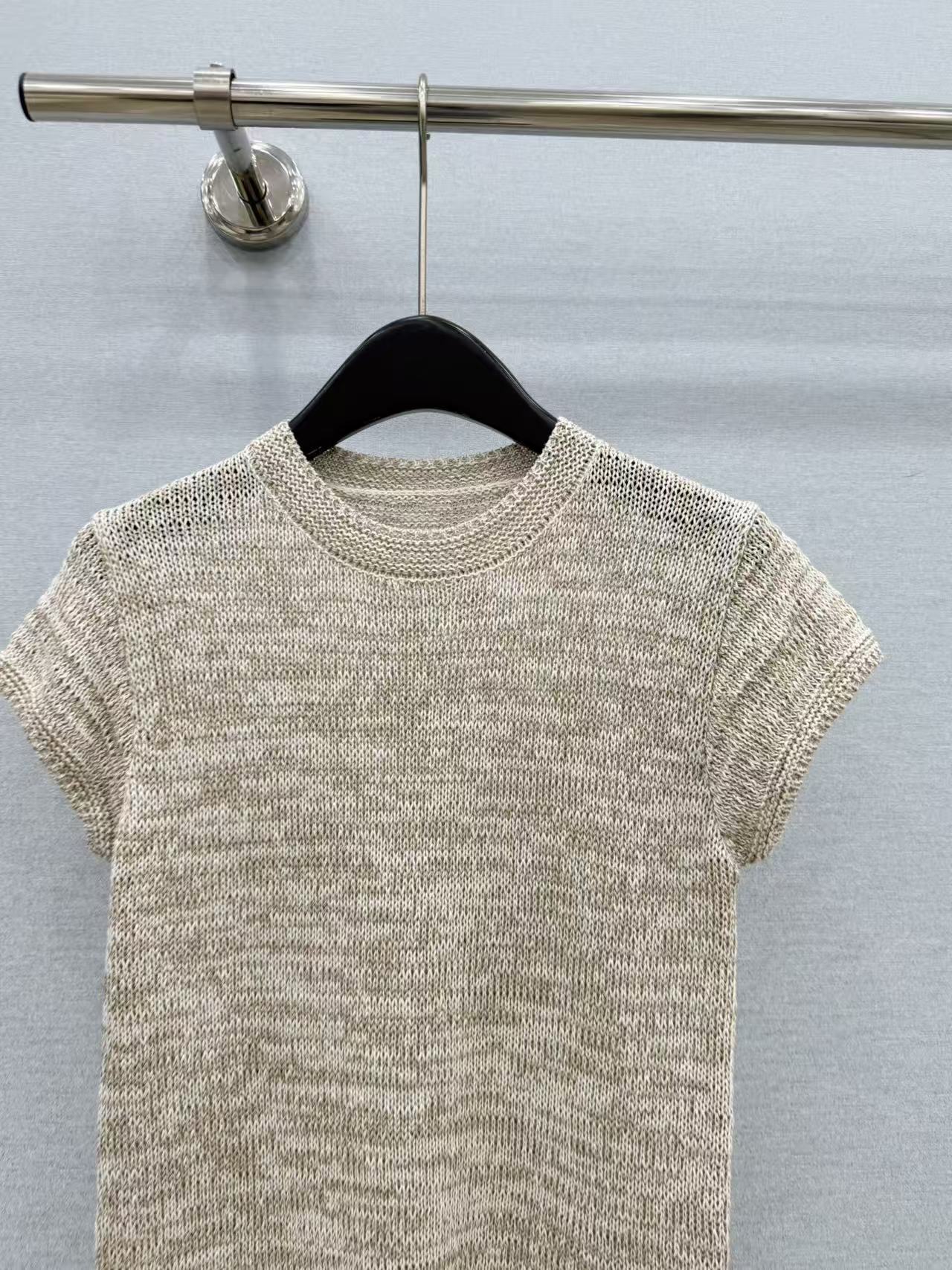 🛒𝐍𝐄𝐖 · 𝟐𝟎𝟐6/爆款现货【原单品质】小众|2026新款钩花针织衫老钱风穿搭 配西裤绝美定制面料 🛒𝐍𝐄𝐖 · 𝟐𝟎𝟐6/爆款现货【原单品质】小众|2026新款钩花针织衫老钱风穿搭 配西裤绝美定制面料