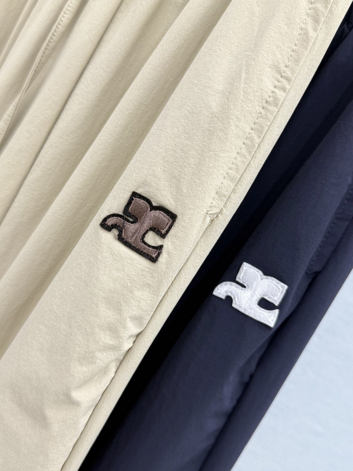 🛒𝐍𝐄𝐖 · 𝟐𝟎𝟐6/爆款现货原单品质  小众*｜2026新品工装式撞色织带休闲裤常规设计  经典高级