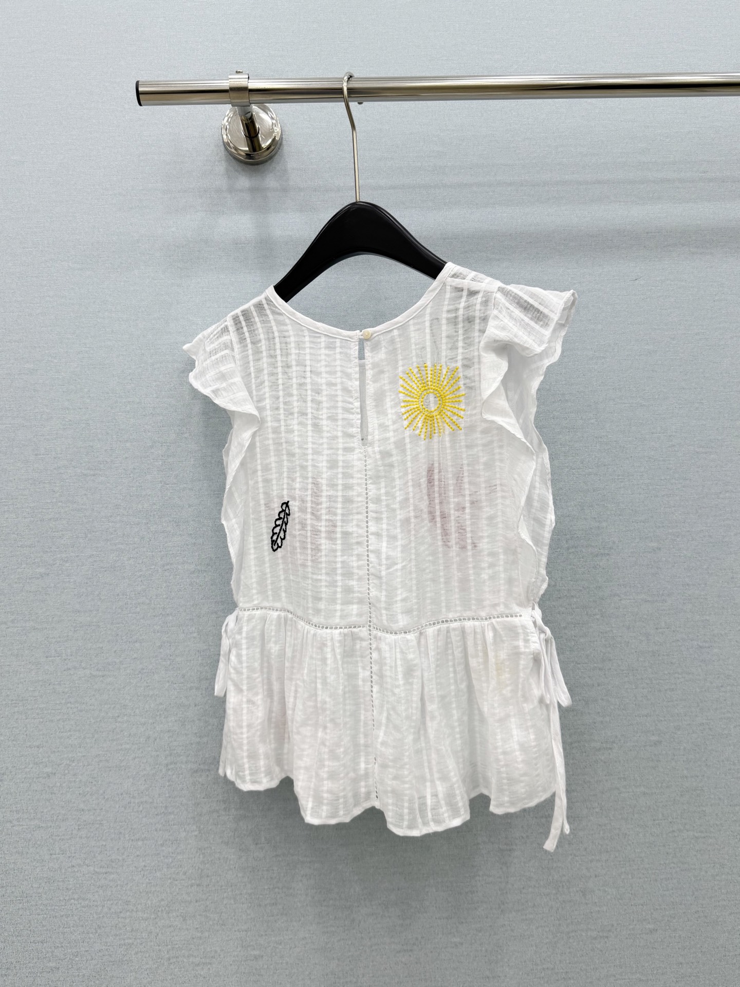 🛒𝐍𝐄𝐖 · 𝟐𝟎𝟐6/爆款现货原单品质  小众*｜2026新品珊瑚袖刺绣系带衬衫精致版型，高级肌理细腻