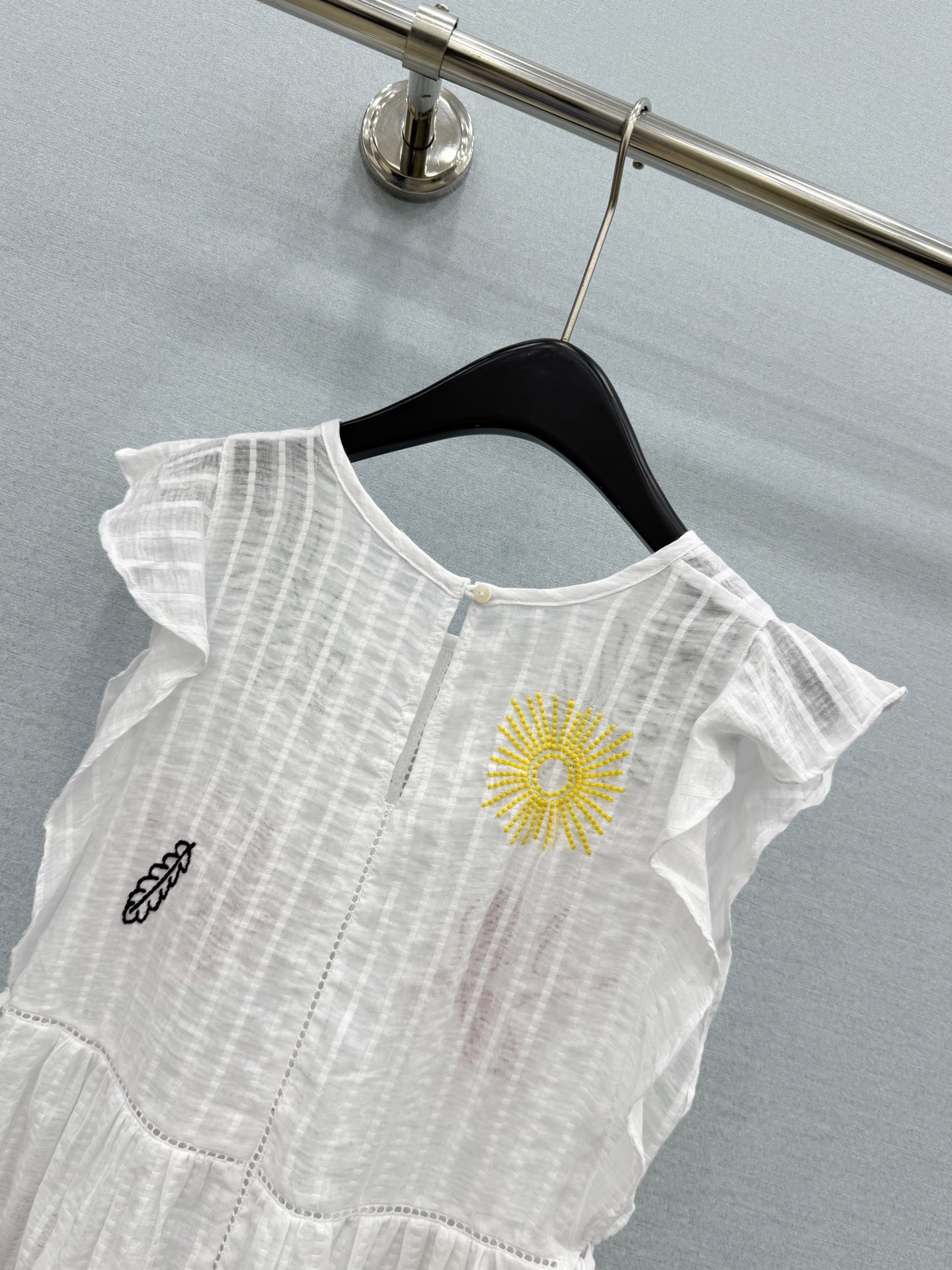 🛒𝐍𝐄𝐖 · 𝟐𝟎𝟐6/爆款现货原单品质  小众*｜2026新品珊瑚袖刺绣系带衬衫精致版型，高级肌理细腻