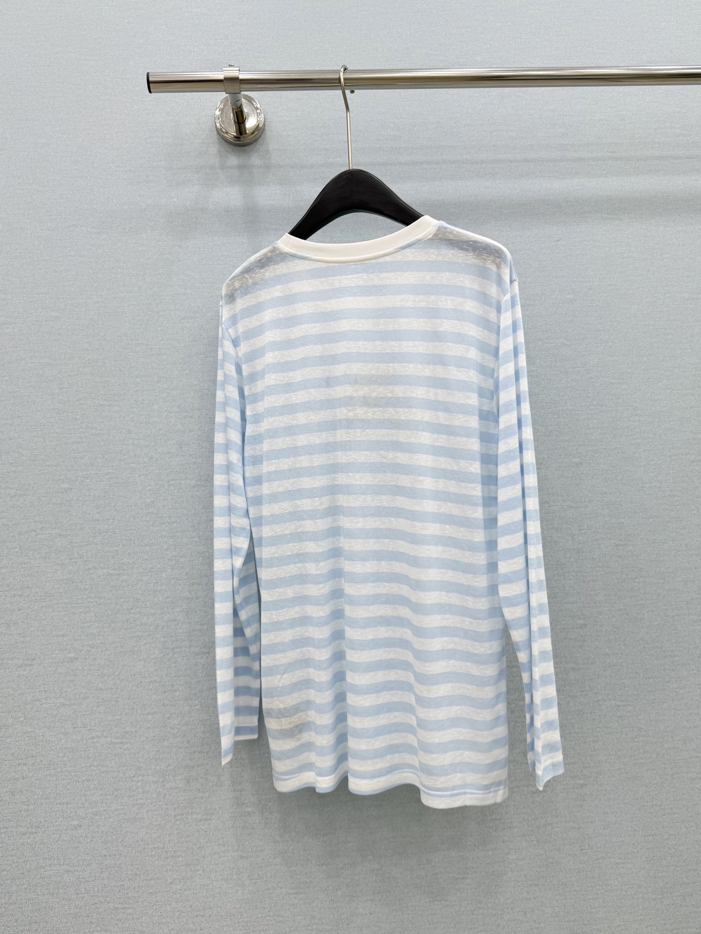 🛒𝐍𝐄𝐖 · 𝟐𝟎𝟐6/爆款现货【春夏上新】 设计师小众｜2026新款手工订珠防晒长袖T恤高订面料，百搭