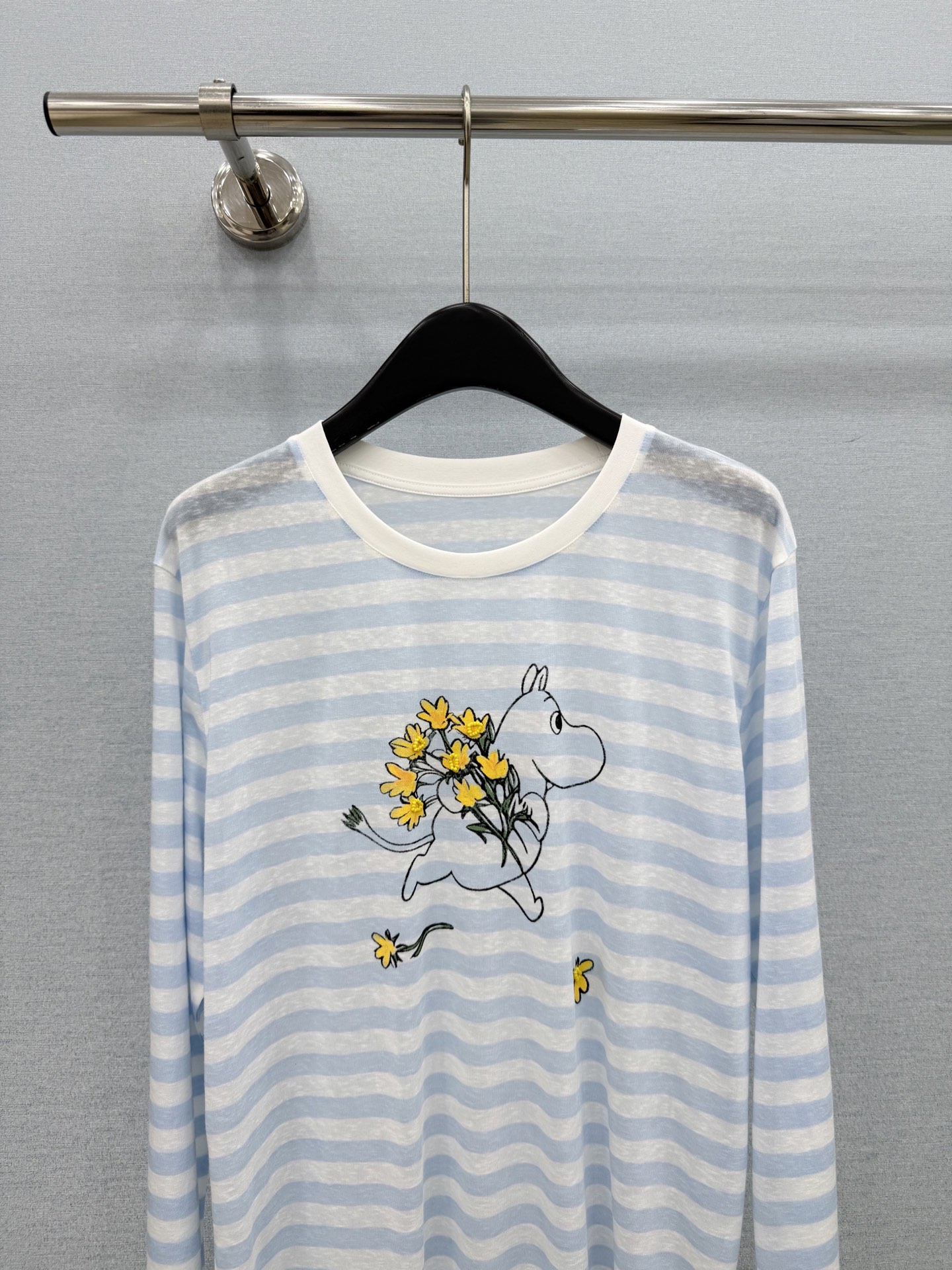 🛒𝐍𝐄𝐖 · 𝟐𝟎𝟐6/爆款现货【春夏上新】 设计师小众｜2026新款手工订珠防晒长袖T恤高订面料，百搭