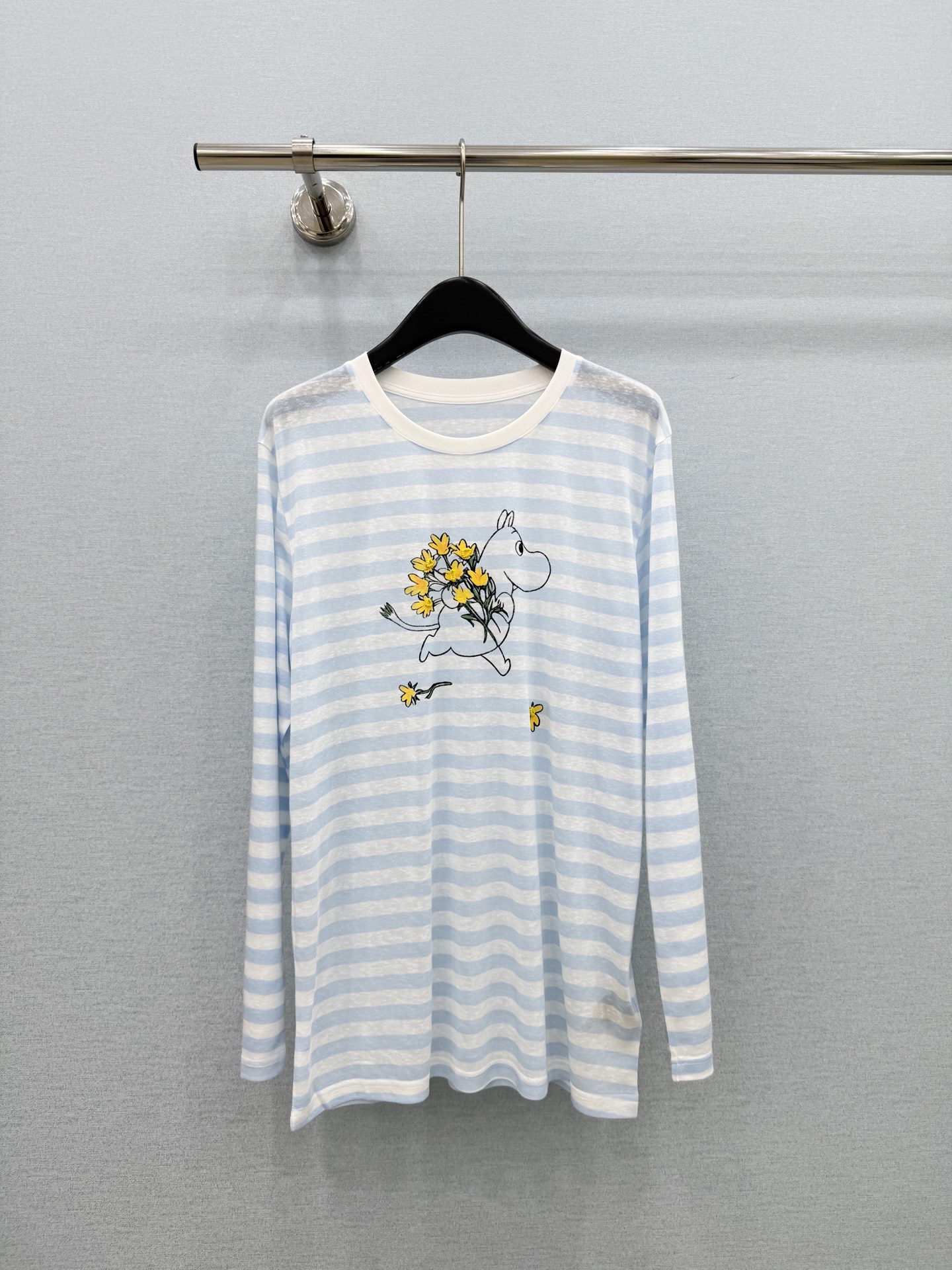 🛒𝐍𝐄𝐖 · 𝟐𝟎𝟐6/爆款现货【春夏上新】 设计师小众｜2026新款手工订珠防晒长袖T恤高订面料，百搭