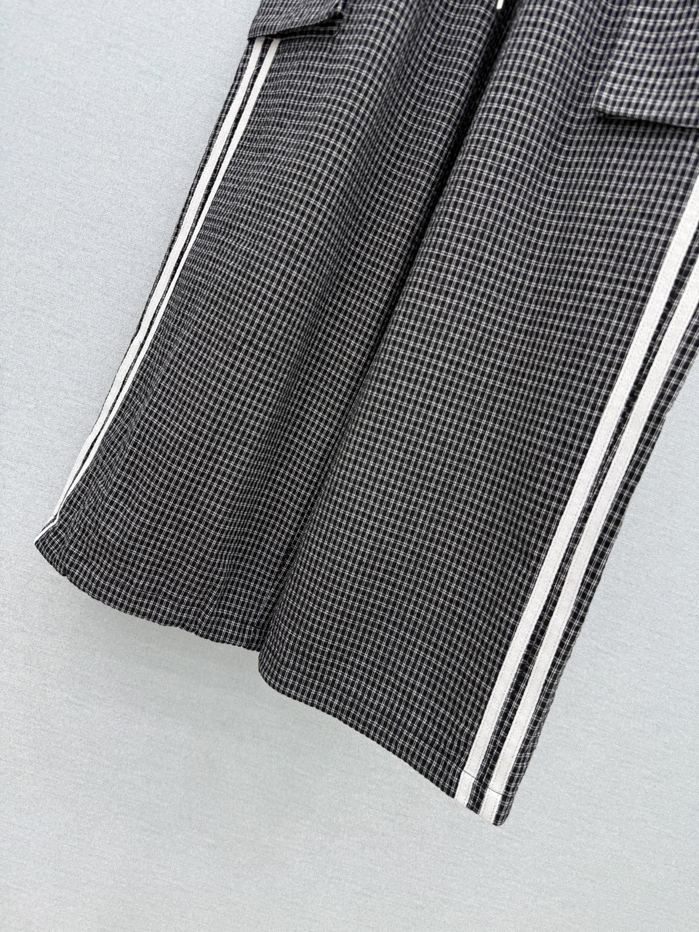 🛒𝐍𝐄𝐖 · 𝟐𝟎𝟐6/爆款现货原单品质  小众*｜2026新品工装式格纹休闲裤常规设计  经典高级肌理