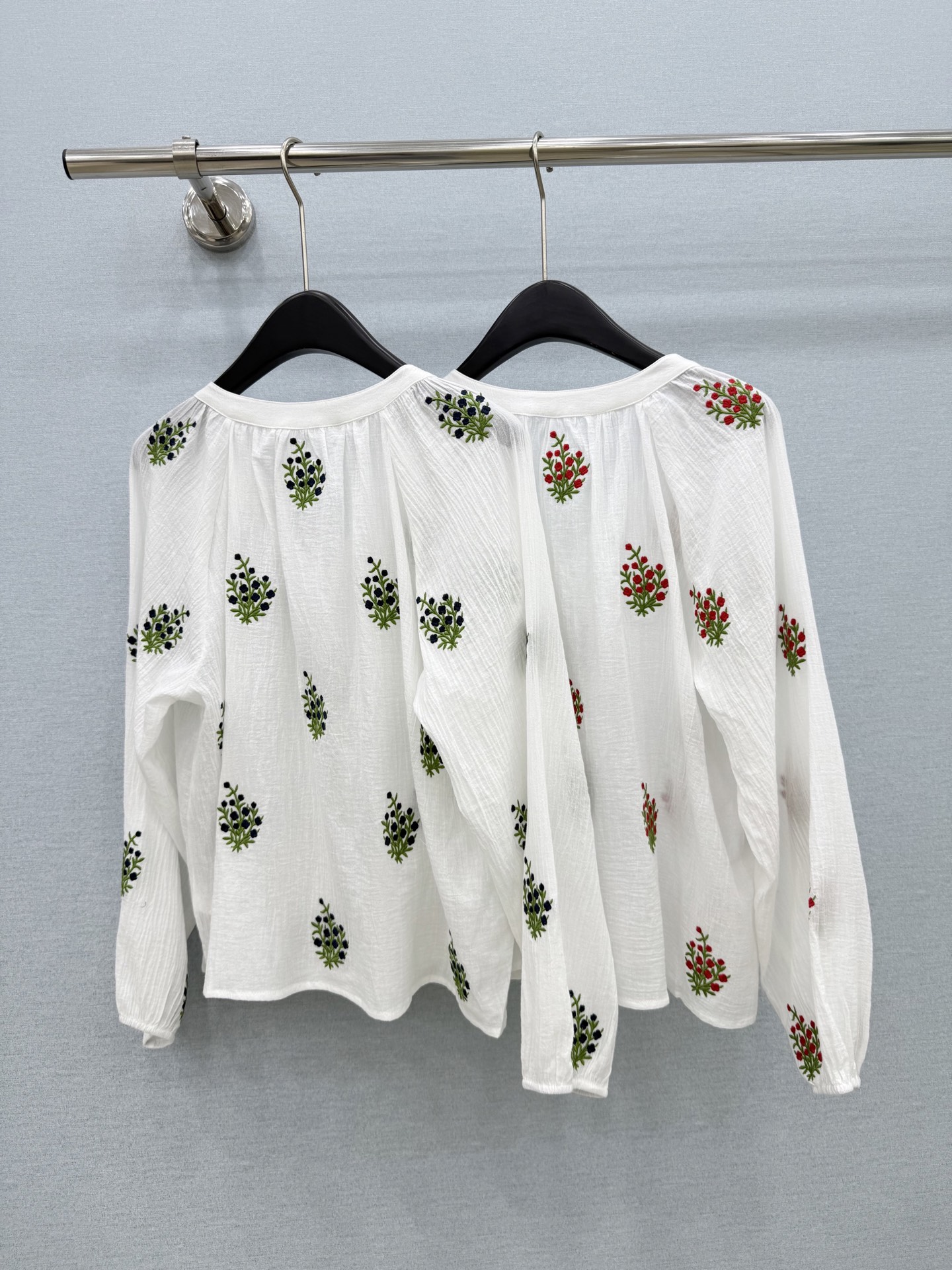 🛒𝐍𝐄𝐖 · 𝟐𝟎𝟐6/爆款现货原单品质  小众*｜2026新品长袖刺绣衬衫精致版型，高级肌理细腻 极简