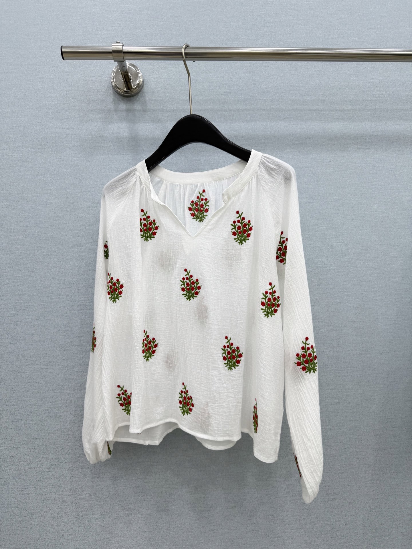 🛒𝐍𝐄𝐖 · 𝟐𝟎𝟐6/爆款现货原单品质  小众*｜2026新品长袖刺绣衬衫精致版型，高级肌理细腻 极简