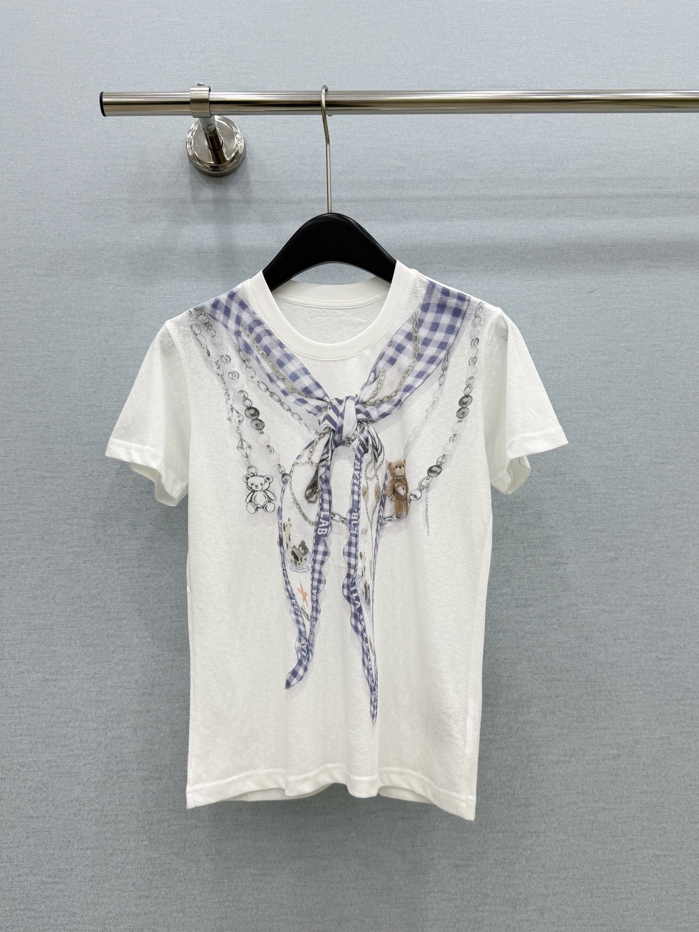 🛒𝐍𝐄𝐖 · 𝟐𝟎𝟐6/爆款现货【春夏上新】 设计师小众｜2026新款印花短袖T恤高订面料，百搭版型  