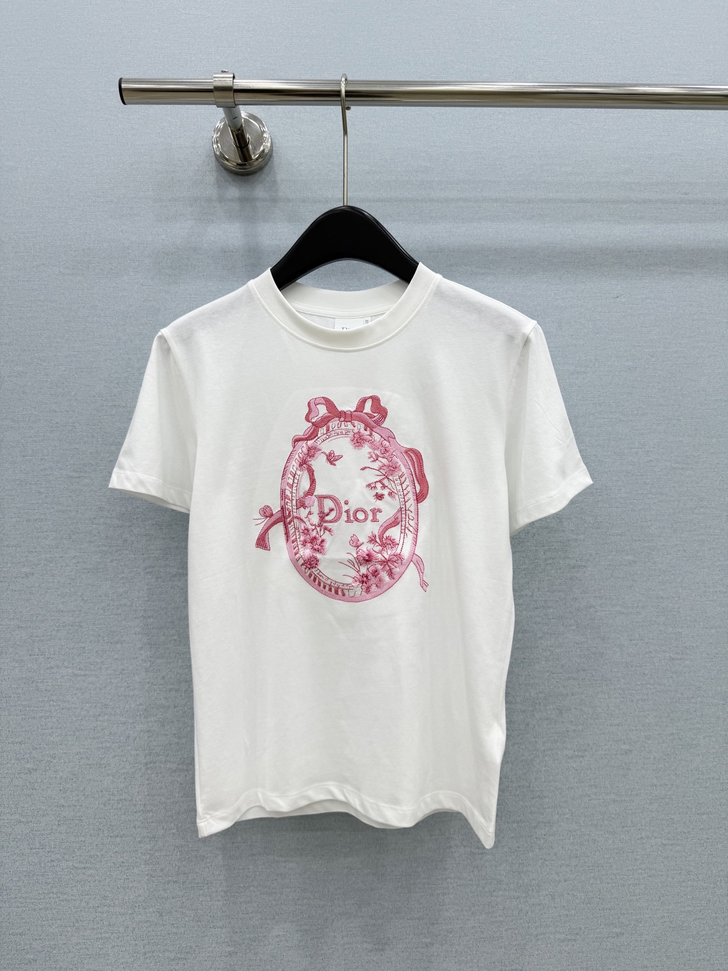 🛒𝐍𝐄𝐖 · 𝟐𝟎𝟐6/爆款现货【春夏上新】 Di*｜2026新款印花刺绣短袖T恤高订面料，百搭版型  