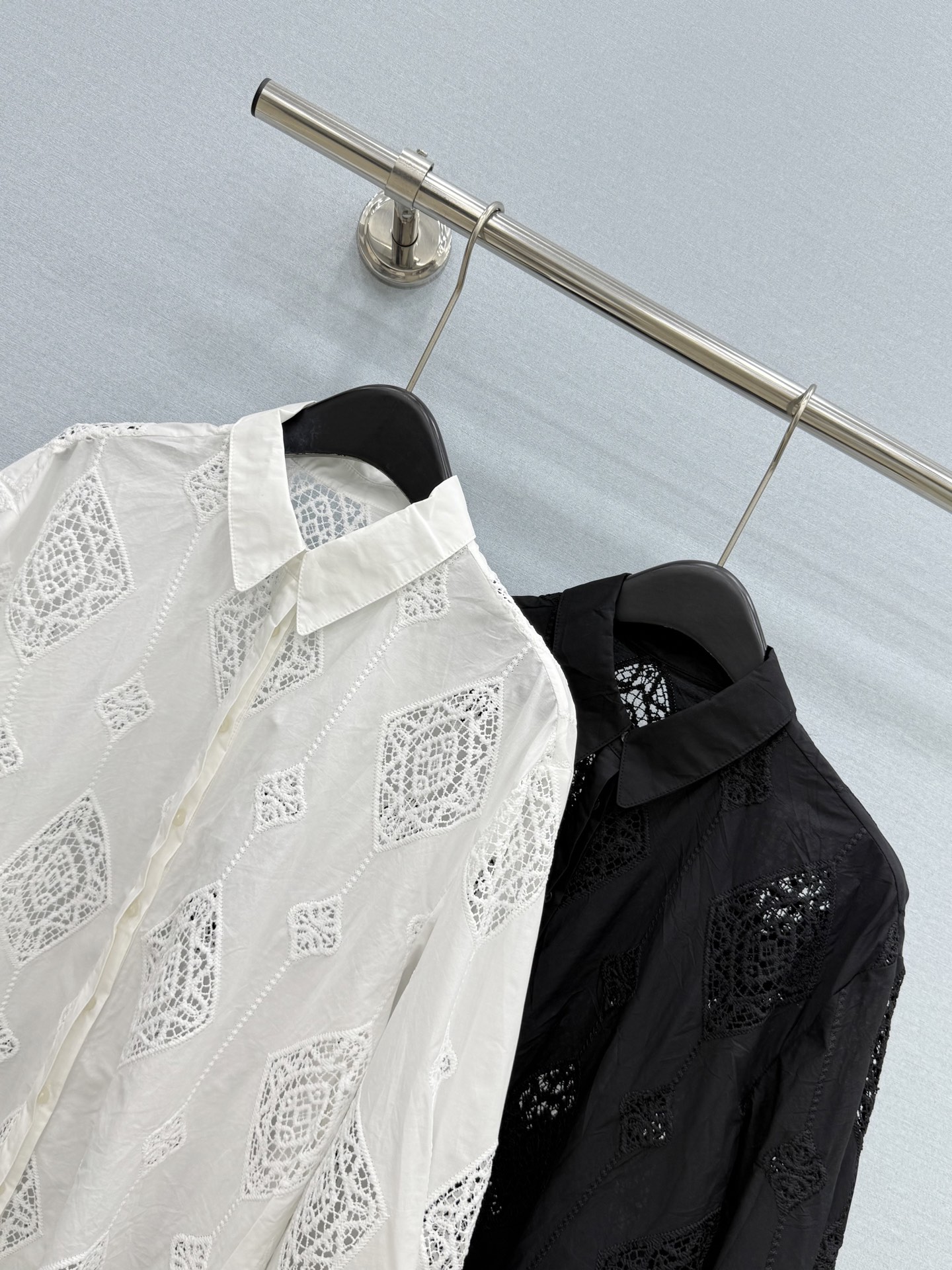 🛒𝐍𝐄𝐖 · 𝟐𝟎𝟐6/爆款现货原单品质  小众*｜2026新品水溶拼接菱格刺绣衬衫 系列款精致版型，高