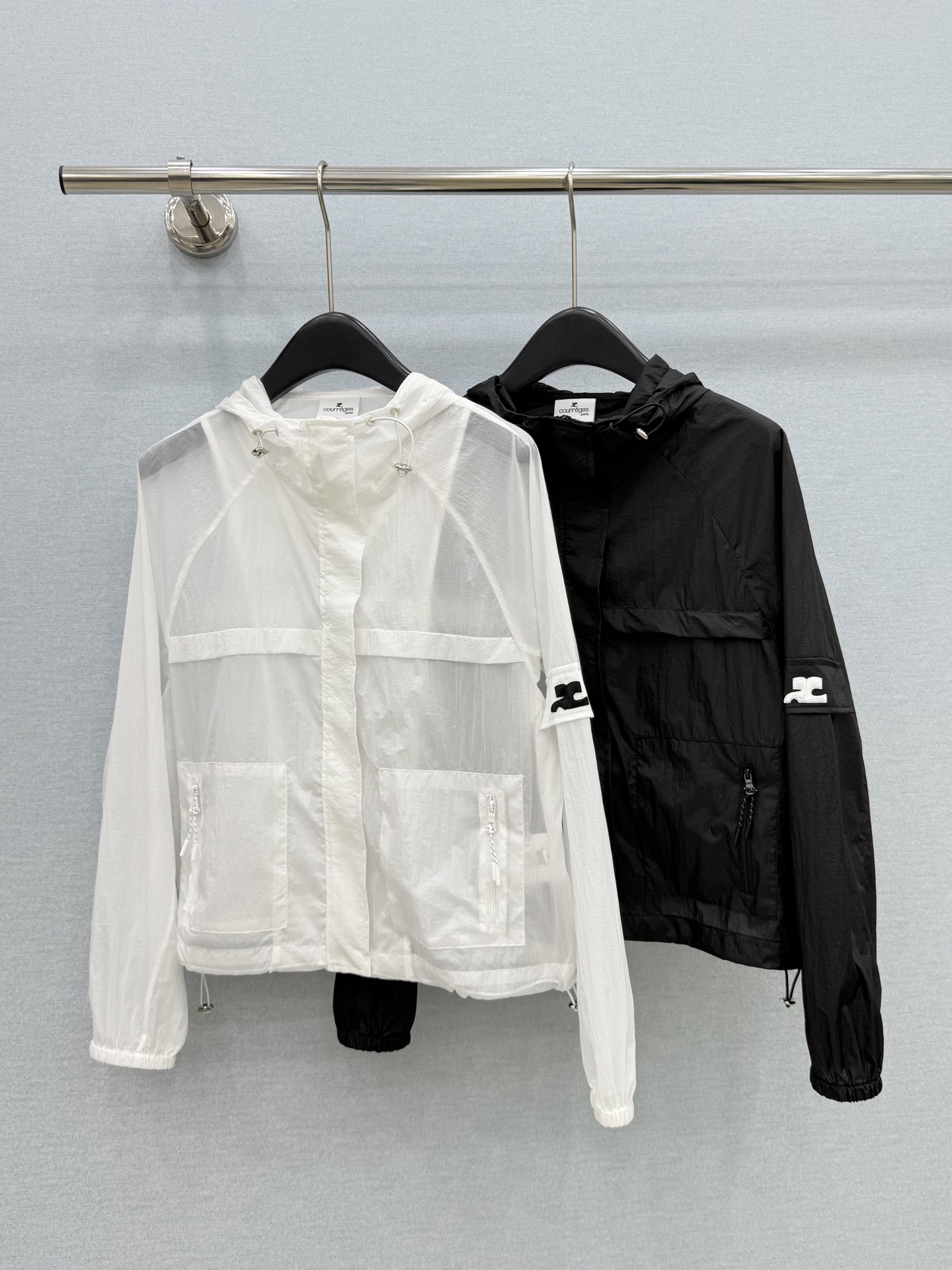 🛒𝐍𝐄𝐖 · 𝟐𝟎𝟐6/爆款现货【春夏上新】小众｜抽绳带帽防晒外套 颜色百搭自然  定制版型尽显高级随意