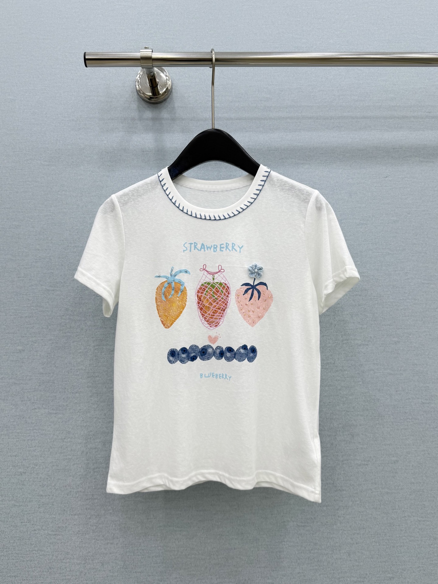 🛒𝐍𝐄𝐖 · 𝟐𝟎𝟐6/爆款现货原单品质  小众｜26新品手工工艺短袖T恤精致版型上身巨显瘦！定制最新工