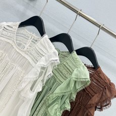 🛒𝐍𝐄𝐖 · 𝟐𝟎𝟐6/爆款现货原单品质 小众*|2026新品蕾丝拼接水溶刺绣衬衫 精致版型,高级肌理细 🛒𝐍𝐄𝐖 · 𝟐𝟎𝟐6/爆款现货原单品质 小众*|2026新品蕾丝拼接水溶刺绣衬衫 精致版型,高级肌理细