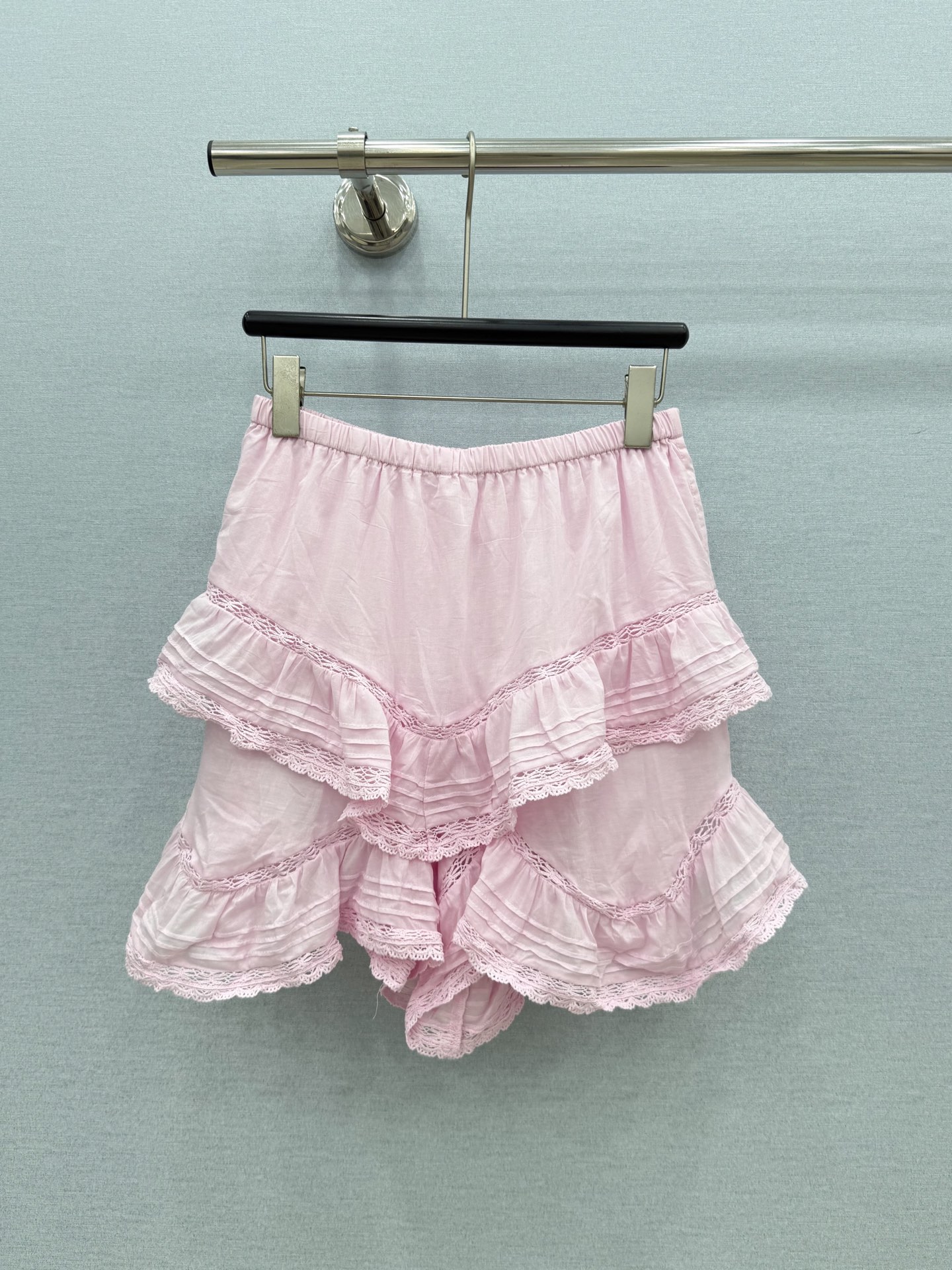 🛒𝐍𝐄𝐖 · 𝟐𝟎𝟐6/爆款现货原单品质 小众*｜2026新品蕾丝拼接水溶刺绣花苞短裤精致版型，高级肌理