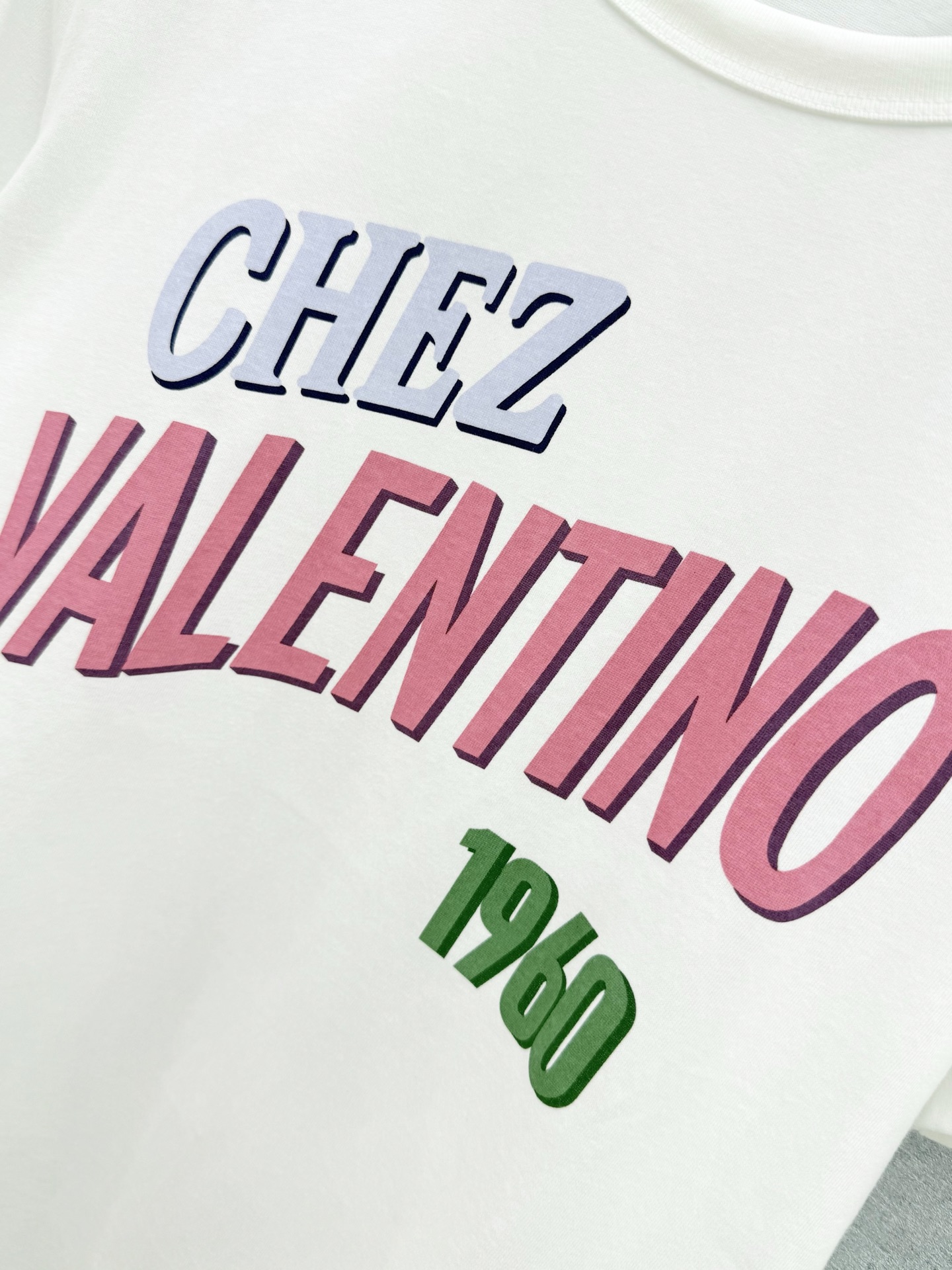 🛒𝐍𝐄𝐖 · 𝟐𝟎𝟐6/爆款现货【春夏上新】 Val*｜2026新款印花短袖T恤高订面料，百搭版型  ，