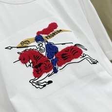 🛒𝐍𝐄𝐖 · 𝟐𝟎𝟐6/爆款现货【原版定制】Bur*|26新品刺绣短袖T恤精致宽松版型上身巨显瘦!男女同 🛒𝐍𝐄𝐖 · 𝟐𝟎𝟐6/爆款现货【原版定制】Bur*|26新品刺绣短袖T恤精致宽松版型上身巨显瘦!男女同