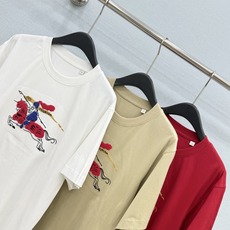 🛒𝐍𝐄𝐖 · 𝟐𝟎𝟐6/爆款现货【原版定制】Bur*|26新品刺绣短袖T恤精致宽松版型上身巨显瘦!男女同 🛒𝐍𝐄𝐖 · 𝟐𝟎𝟐6/爆款现货【原版定制】Bur*|26新品刺绣短袖T恤精致宽松版型上身巨显瘦!男女同