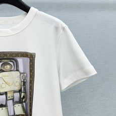 🛒𝐍𝐄𝐖 · 𝟐𝟎𝟐6/爆款现货【春夏上新】 Lv|2026新款印花短袖T恤高订面料,百搭版型 ,上身 🛒𝐍𝐄𝐖 · 𝟐𝟎𝟐6/爆款现货【春夏上新】 Lv|2026新款印花短袖T恤高订面料,百搭版型 ,上身