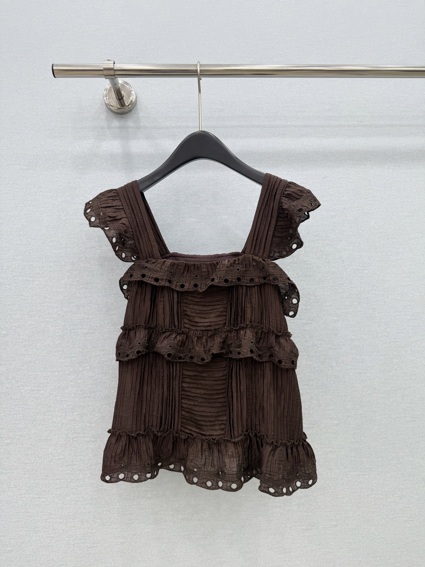🛒𝐍𝐄𝐖 · 𝟐𝟎𝟐6/爆款现货原单品质  小众*｜2026新品水溶花边刺绣吊带精致版型，高级肌理细腻 