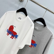 🛒𝐍𝐄𝐖 · 𝟐𝟎𝟐6/爆款现货【原版定制】Loe*|26新品刺绣短袖T恤精致宽松版型上身巨显瘦!定制最 🛒𝐍𝐄𝐖 · 𝟐𝟎𝟐6/爆款现货【原版定制】Loe*|26新品刺绣短袖T恤精致宽松版型上身巨显瘦!定制最