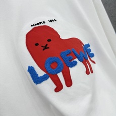 🛒𝐍𝐄𝐖 · 𝟐𝟎𝟐6/爆款现货【原版定制】Loe*|26新品刺绣短袖T恤精致宽松版型上身巨显瘦!定制最 🛒𝐍𝐄𝐖 · 𝟐𝟎𝟐6/爆款现货【原版定制】Loe*|26新品刺绣短袖T恤精致宽松版型上身巨显瘦!定制最