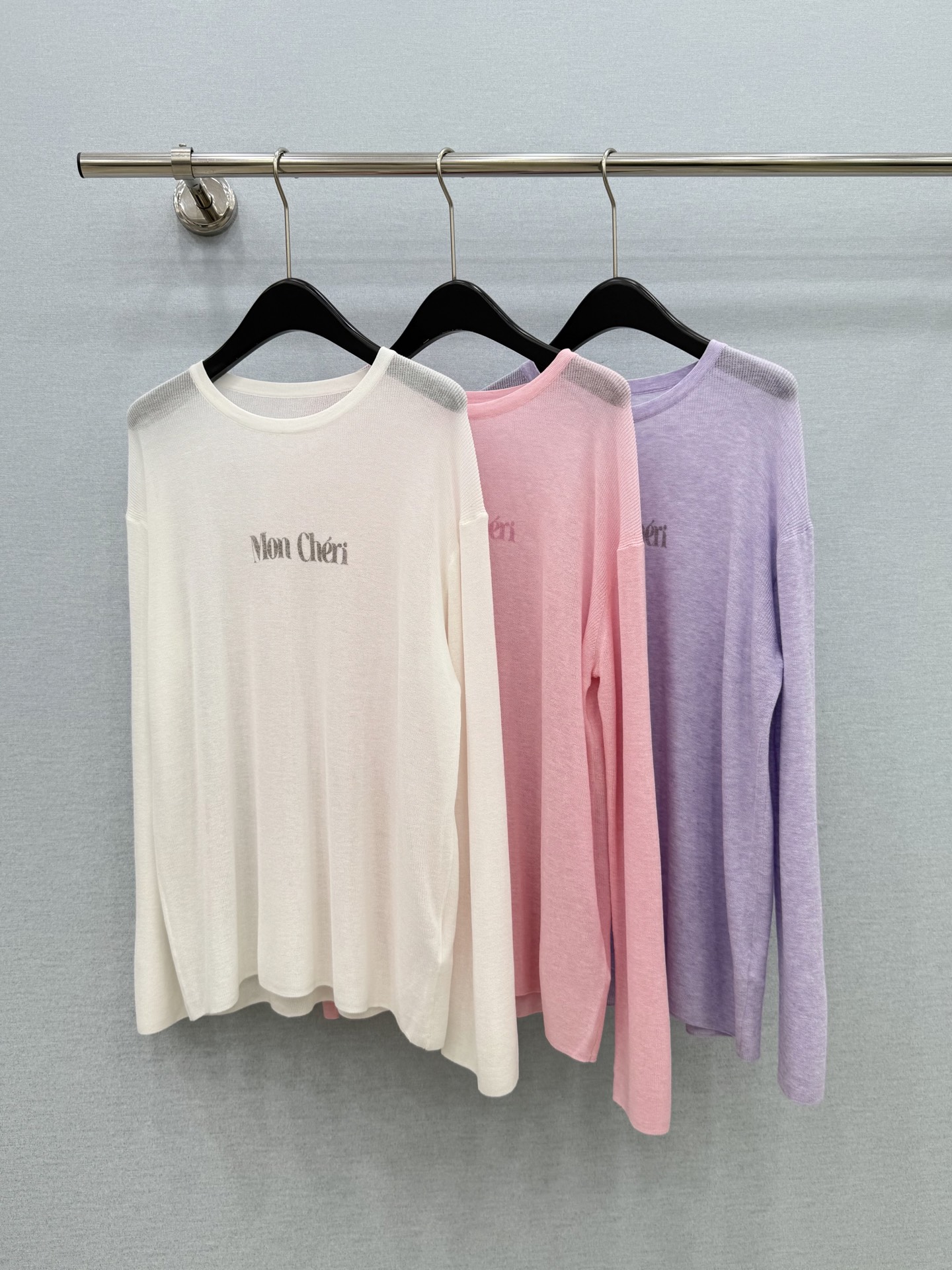 🛒𝐍𝐄𝐖 · 𝟐𝟎𝟐6/爆款现货【原单品质】 小众｜2026新款印花字母针织罩衫高订面料，百搭慵懒版型 