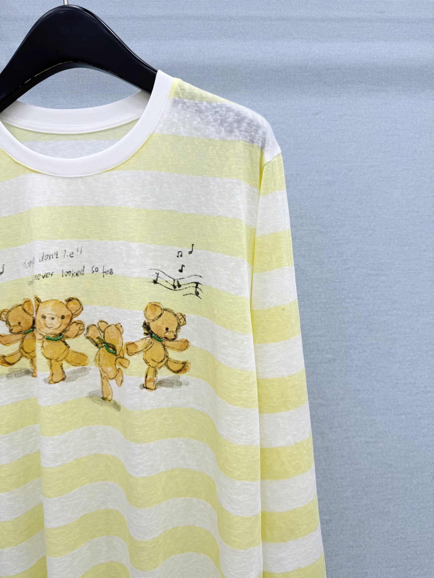 🛒𝐍𝐄𝐖 · 𝟐𝟎𝟐6/爆款现货【春夏上新】 设计师小众｜2026新款手工跳舞小熊防晒长袖T恤高订面料，