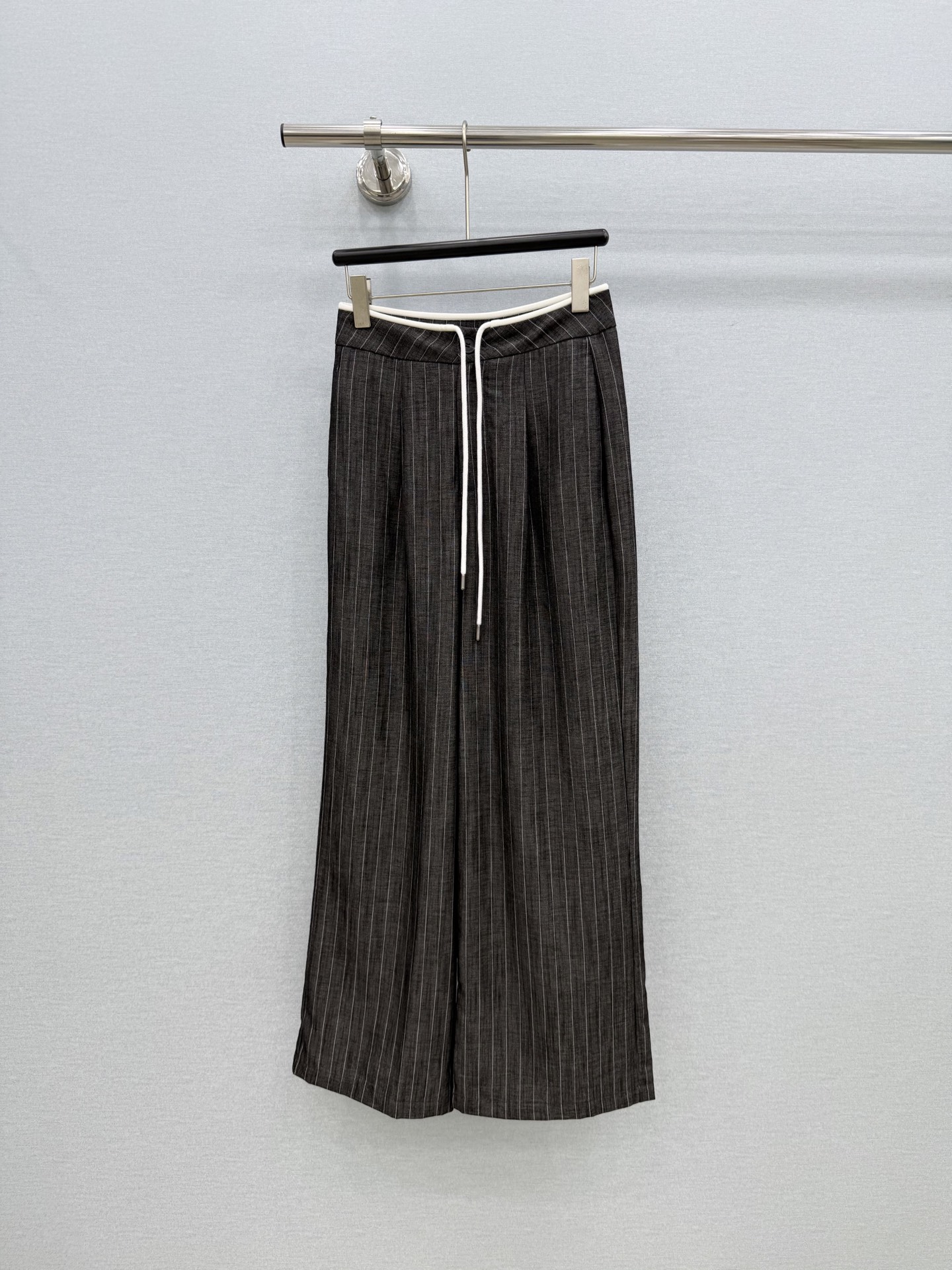 🛒𝐍𝐄𝐖 · 𝟐𝟎𝟐6/爆款现货原单品质  小众*｜2026新品条纹休闲裤常规设计  经典高级肌理细腻 