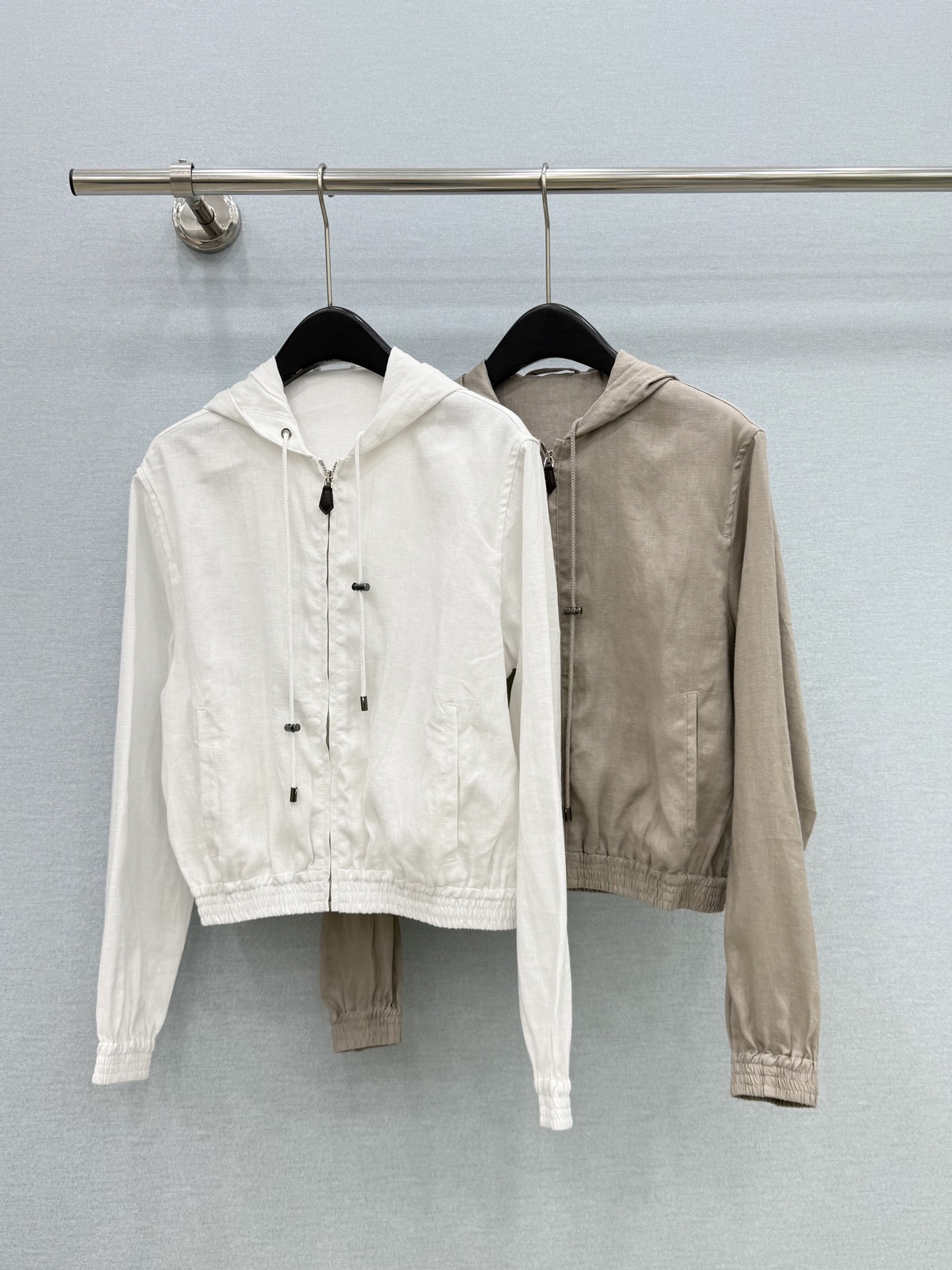 🛒𝐍𝐄𝐖 · 𝟐𝟎𝟐6/爆款现货【原单品质】 小众｜26新款 轻奢重工棉麻带帽外套精致版型 秋冬爆款 高