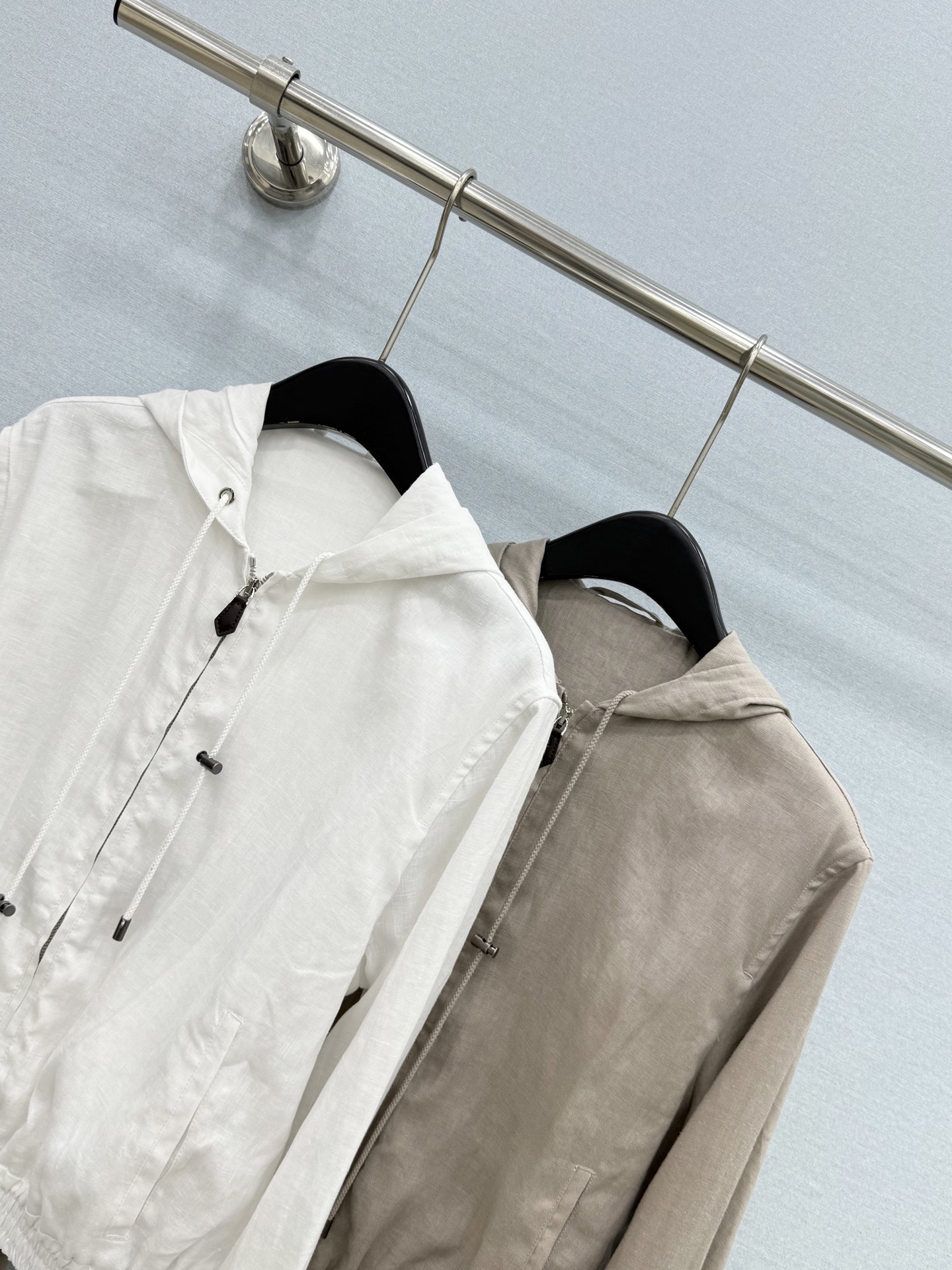 🛒𝐍𝐄𝐖 · 𝟐𝟎𝟐6/爆款现货【原单品质】 小众｜26新款 轻奢重工棉麻带帽外套精致版型 秋冬爆款 高