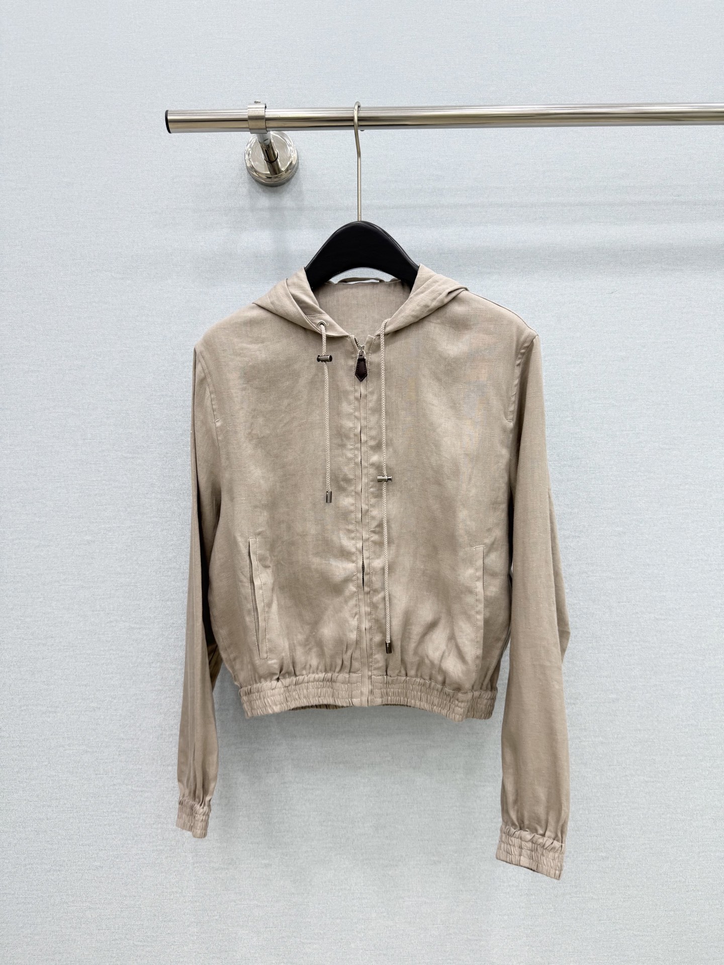 🛒𝐍𝐄𝐖 · 𝟐𝟎𝟐6/爆款现货【原单品质】 小众｜26新款 轻奢重工棉麻带帽外套精致版型 秋冬爆款 高