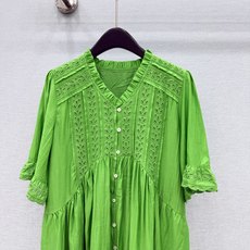 🛒𝐍𝐄𝐖 · 𝟐𝟎𝟐6/爆款现货原单品质 小众*|2026新品刺绣连衣裙精致版型,高级肌理细腻 极简主 🛒𝐍𝐄𝐖 · 𝟐𝟎𝟐6/爆款现货原单品质 小众*|2026新品刺绣连衣裙精致版型,高级肌理细腻 极简主